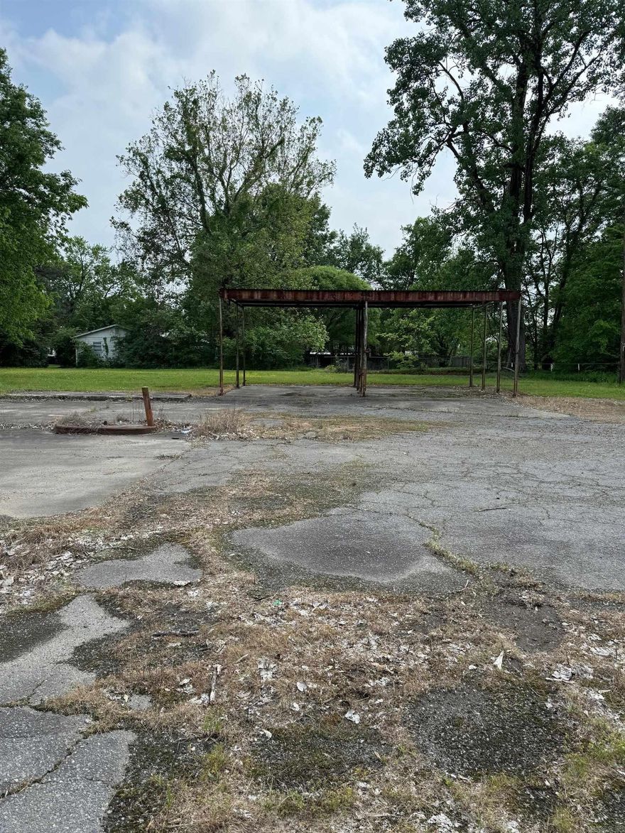 PRIME busy location for your small business.  One mile from Exit 7 on 440.  Property being sold AS-IS.  Old fuel tanks are still on the premises.  Property is in a flood zone.  AGENTS PLEASE SEE REMARKS!