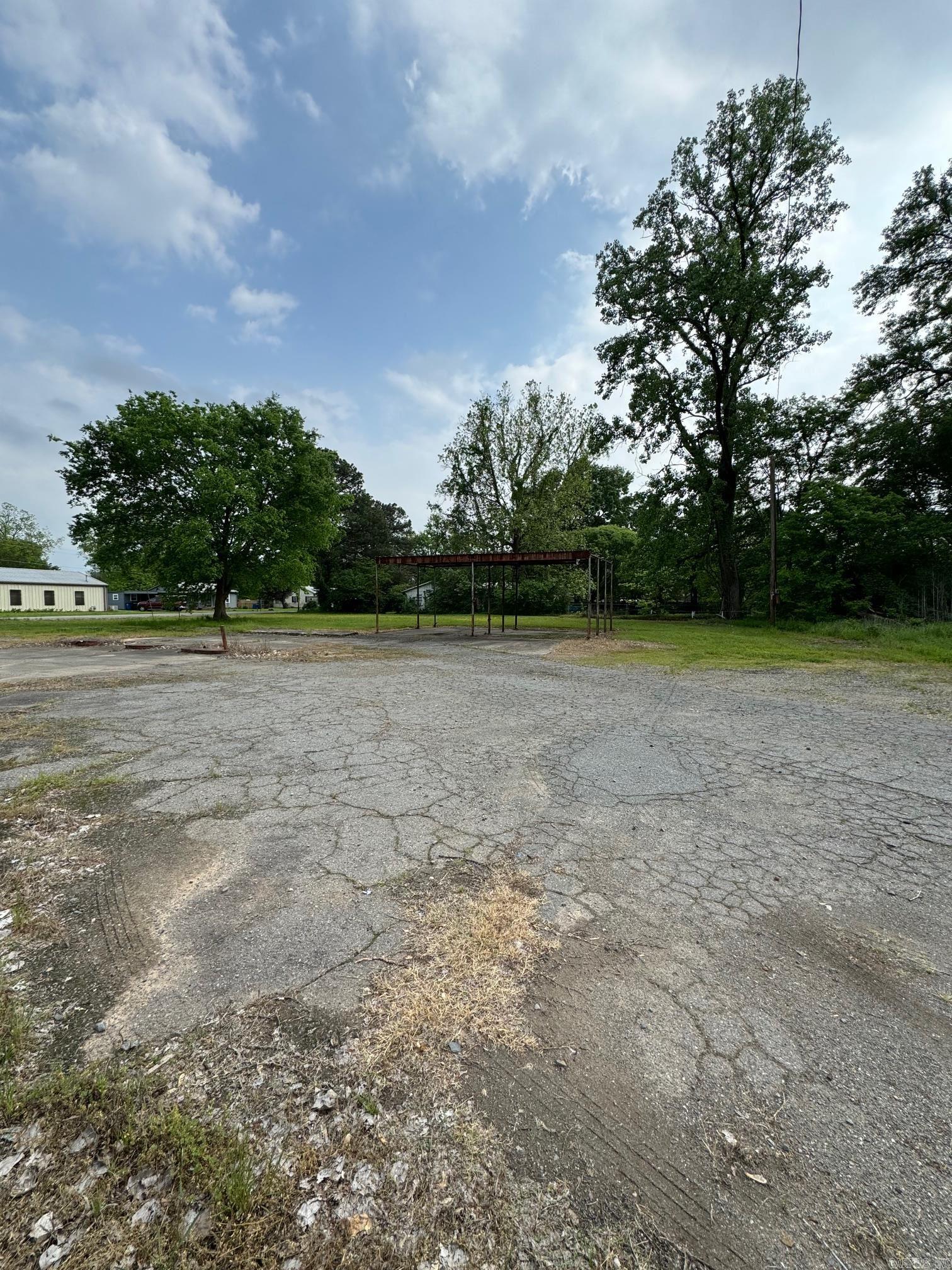 S-L-G - Commercial Sale