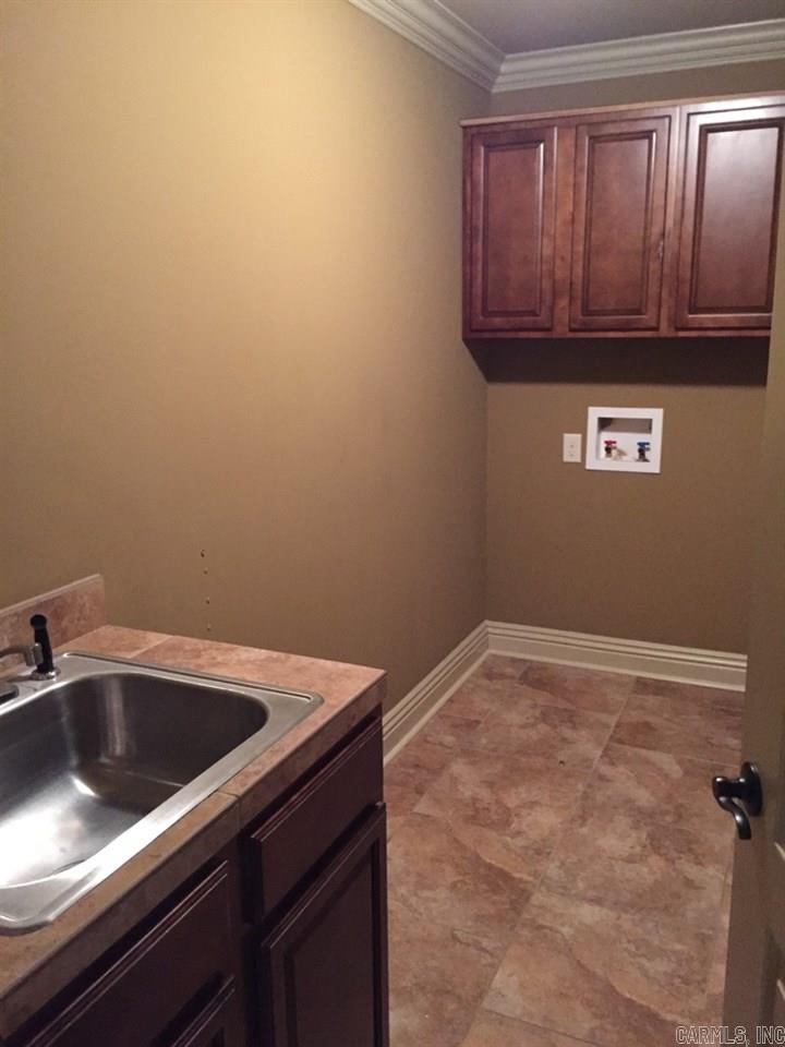 COUNTRY CLUB OF ARK THE - Residential Lease