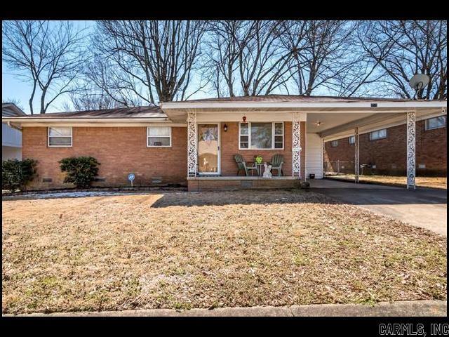 *LITTLE ROCK* CHARMING HOME LOCATED IN THE CARDINAL HEIGHTS SUBDIVISION!! This 3 Bedroom And 2 Bath Home Features 1280 Sqft! Electric Cooktop With Wall Oven Featured In Kitchen! Wood And Tile Flooring Throughout! Gas Laundry Hookups! Fenced Backyard! 1 Car Carport For Parking! PET FRIENDLY!! MID SEPTEMBER 2025!!!