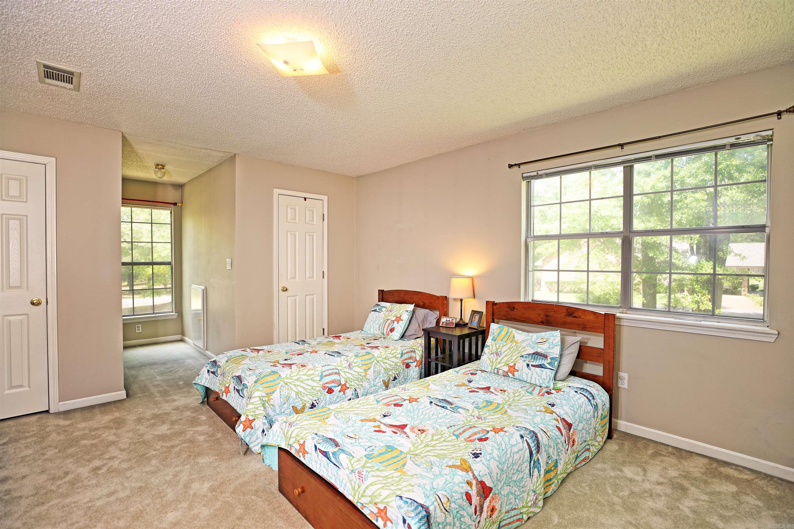 COUNTRY VILLAGE ESTATES - Residential