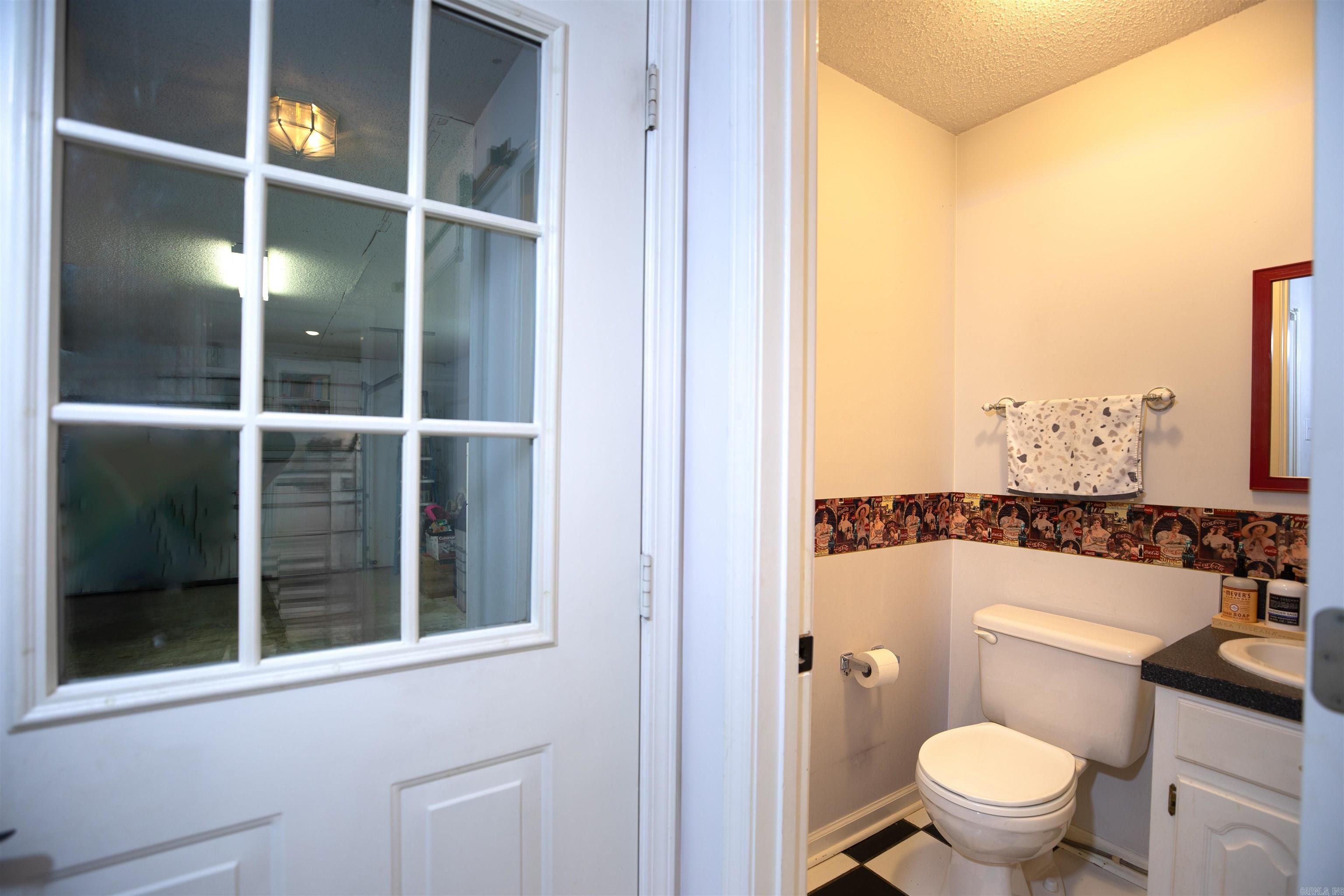 COUNTRY VILLAGE ESTATES - Residential