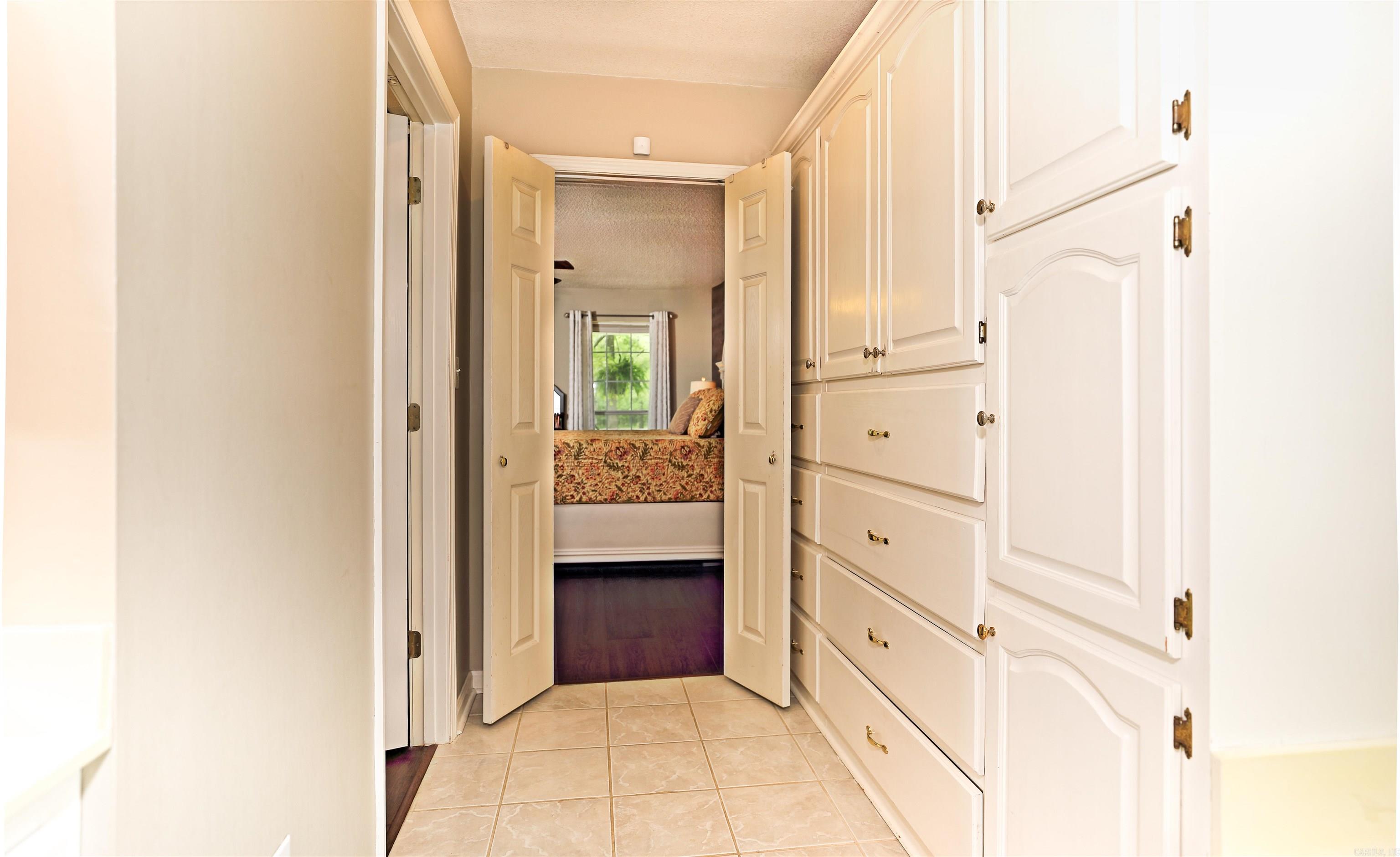 COUNTRY VILLAGE ESTATES - Residential