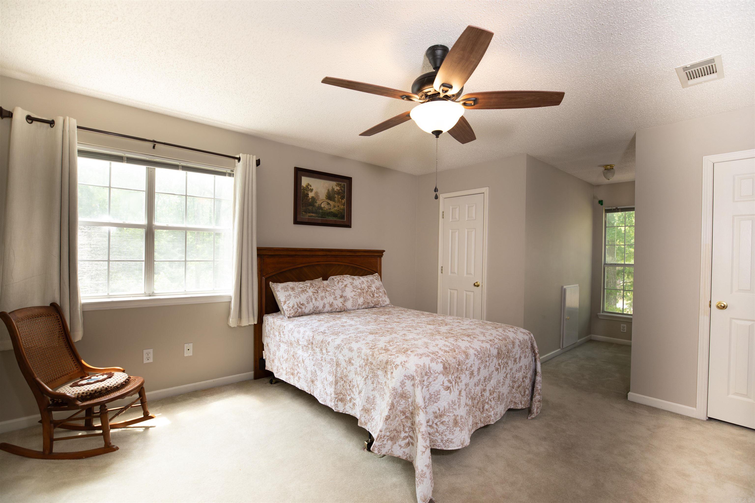 COUNTRY VILLAGE ESTATES - Residential