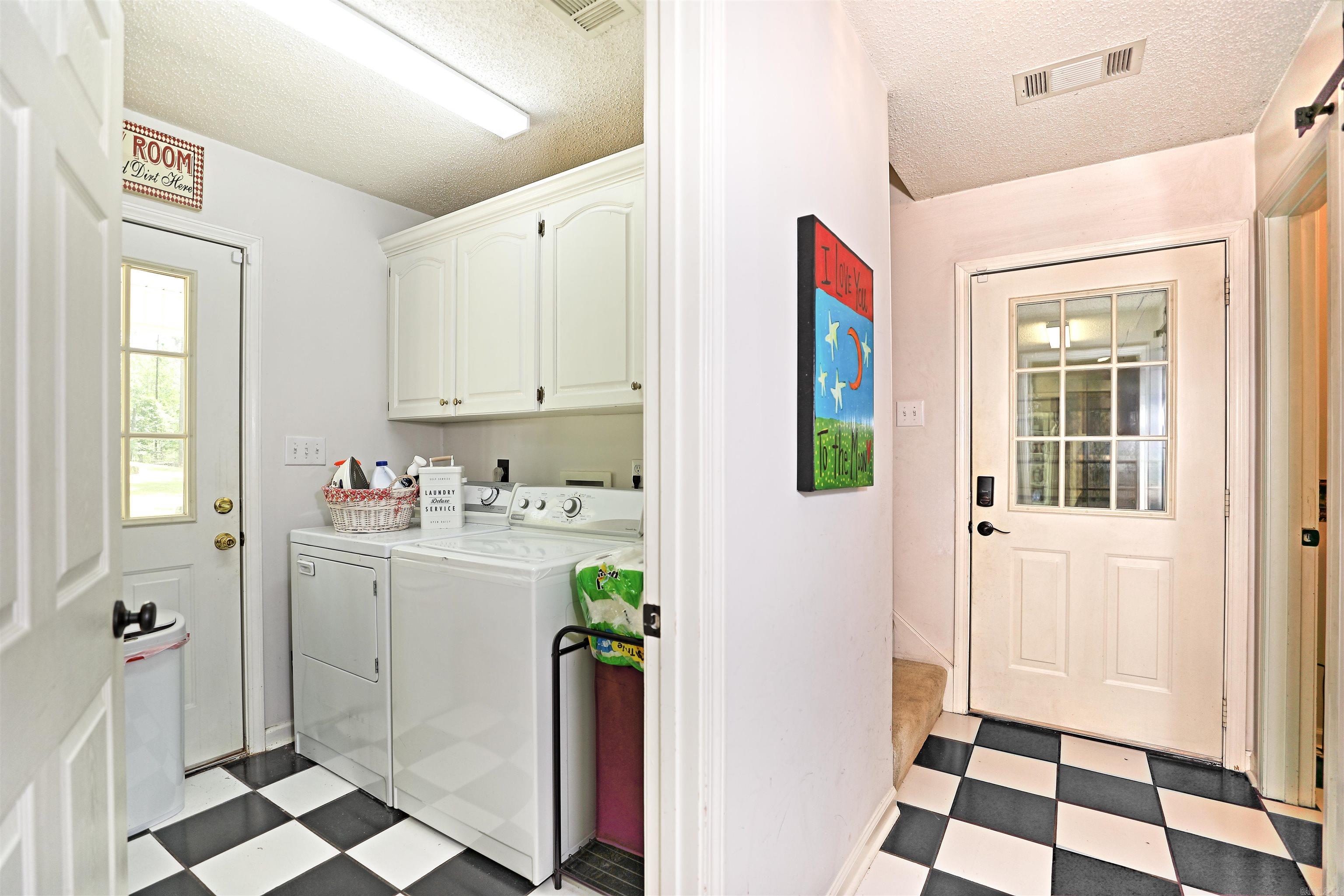 COUNTRY VILLAGE ESTATES - Residential