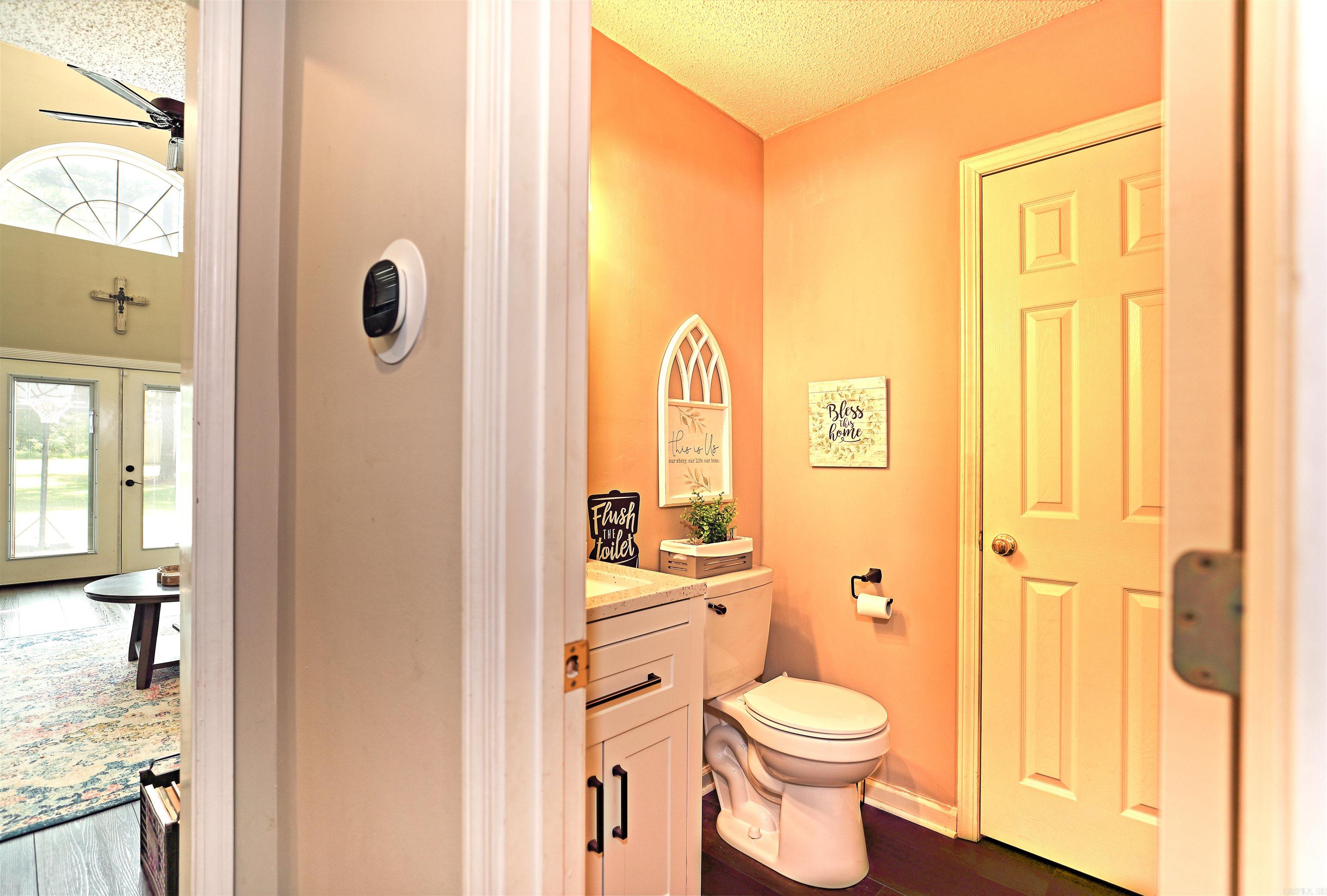 COUNTRY VILLAGE ESTATES - Residential