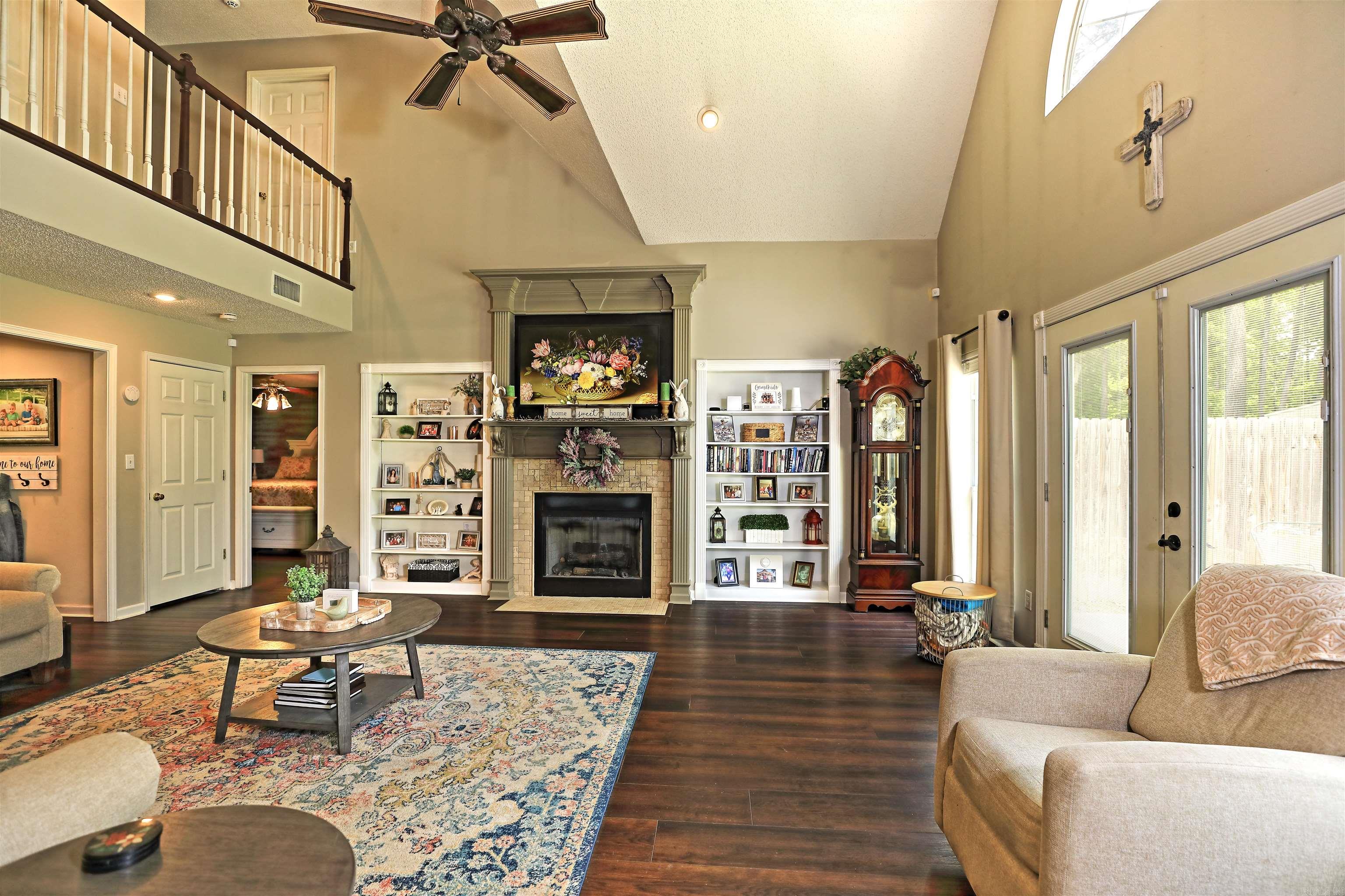 COUNTRY VILLAGE ESTATES - Residential