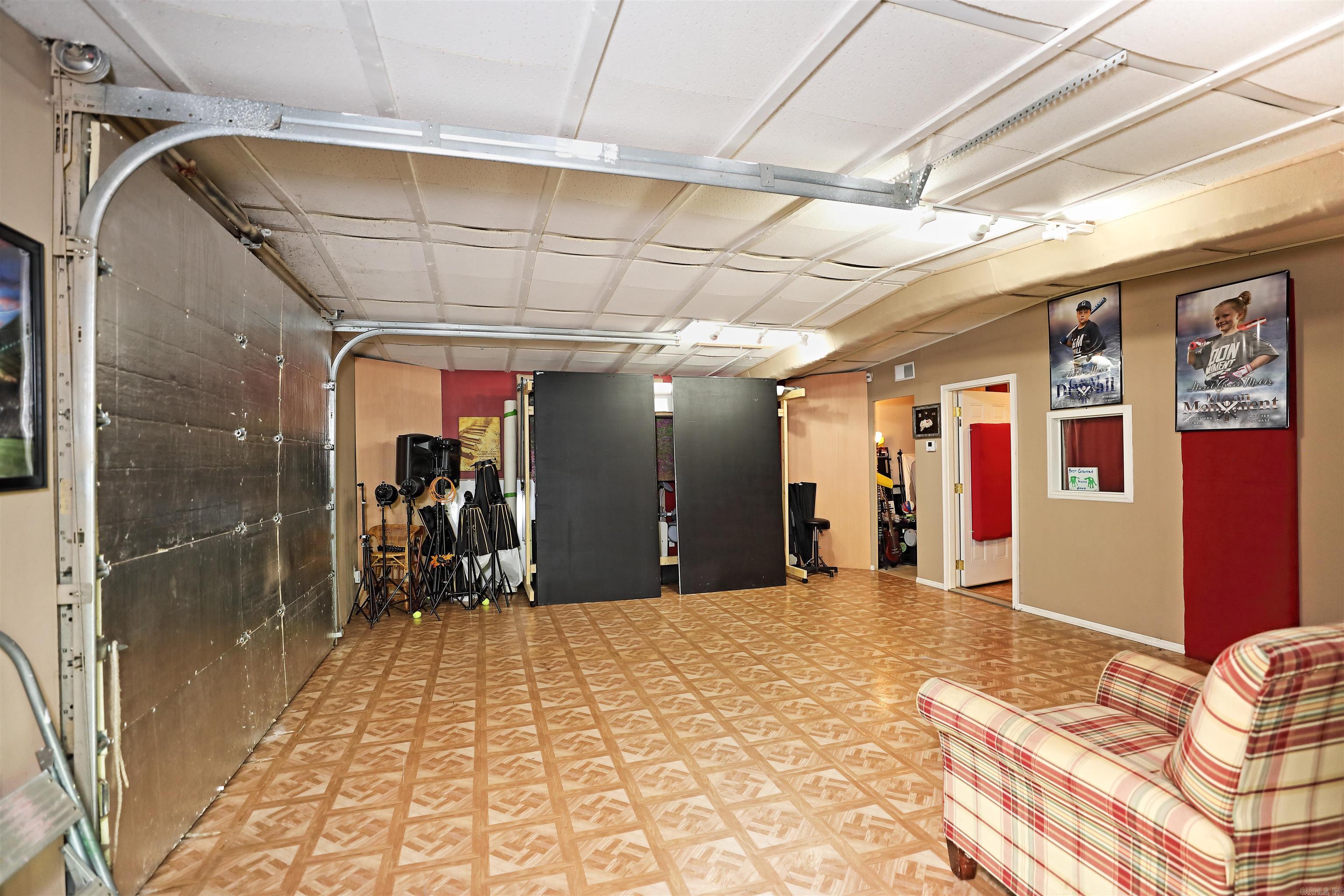 COUNTRY VILLAGE ESTATES - Residential