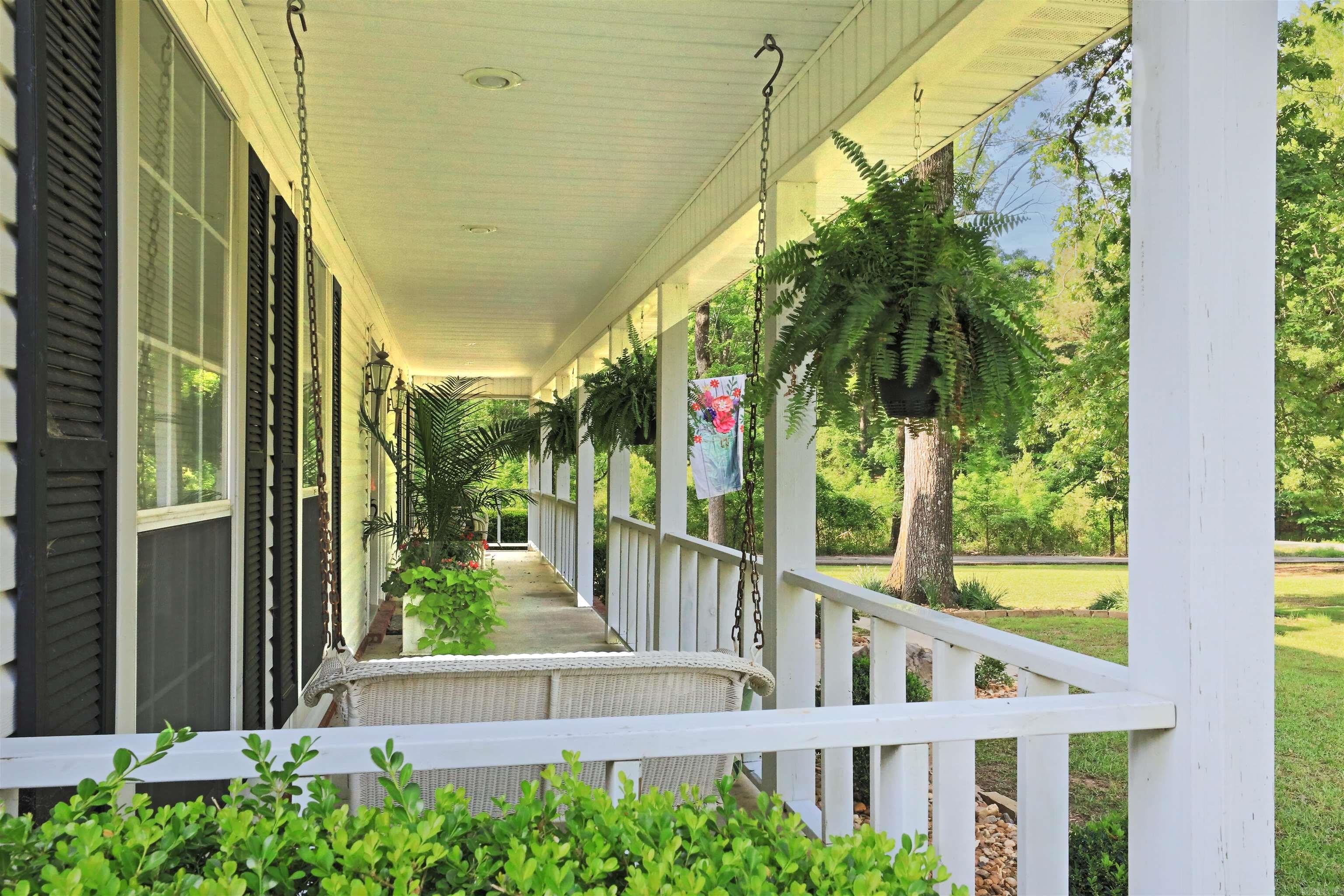 COUNTRY VILLAGE ESTATES - Residential