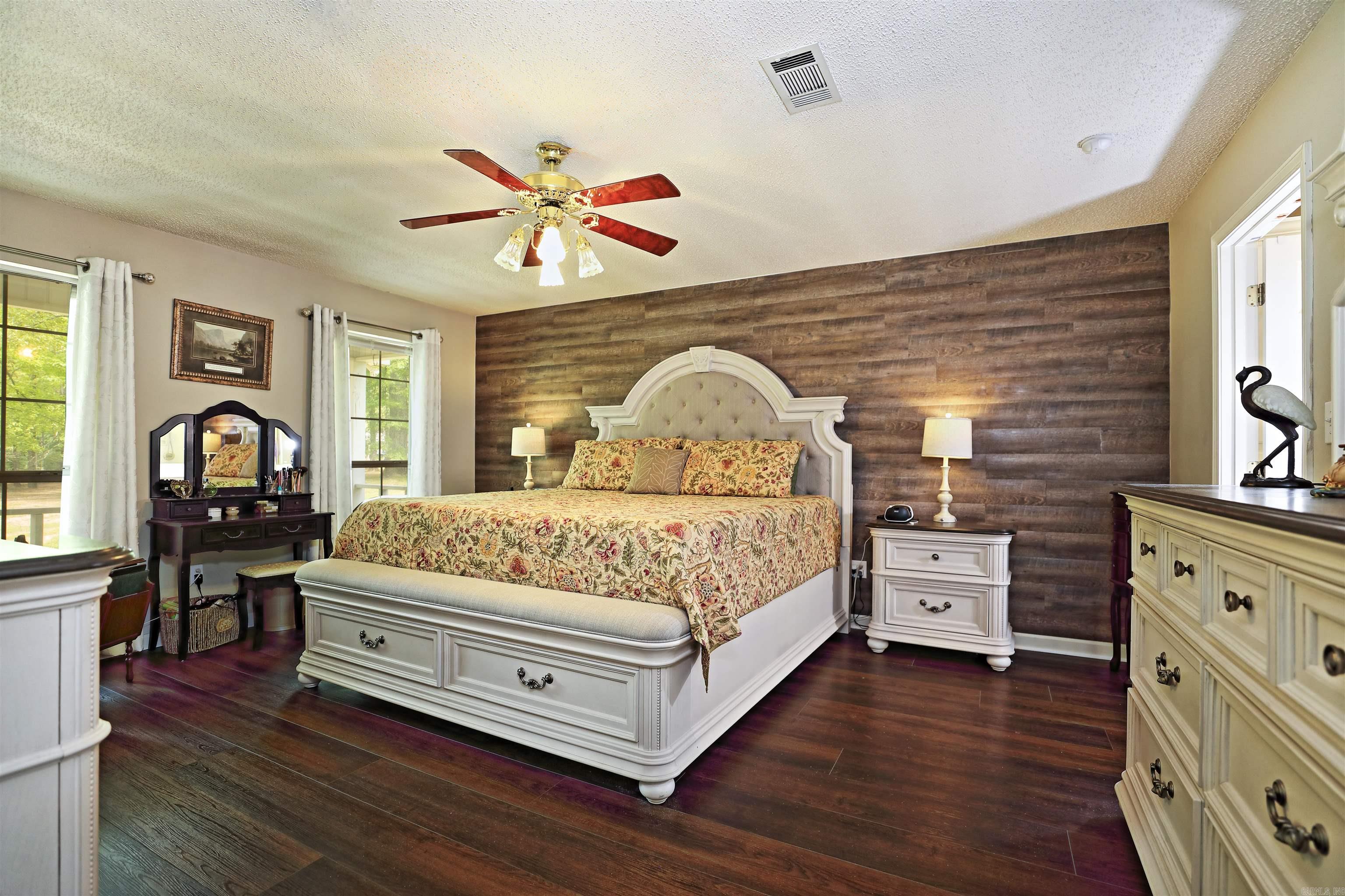 COUNTRY VILLAGE ESTATES - Residential