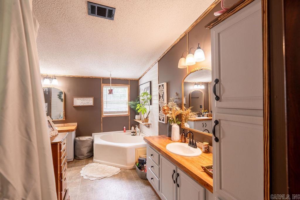ROSE BUD OUTLOTS - Residential