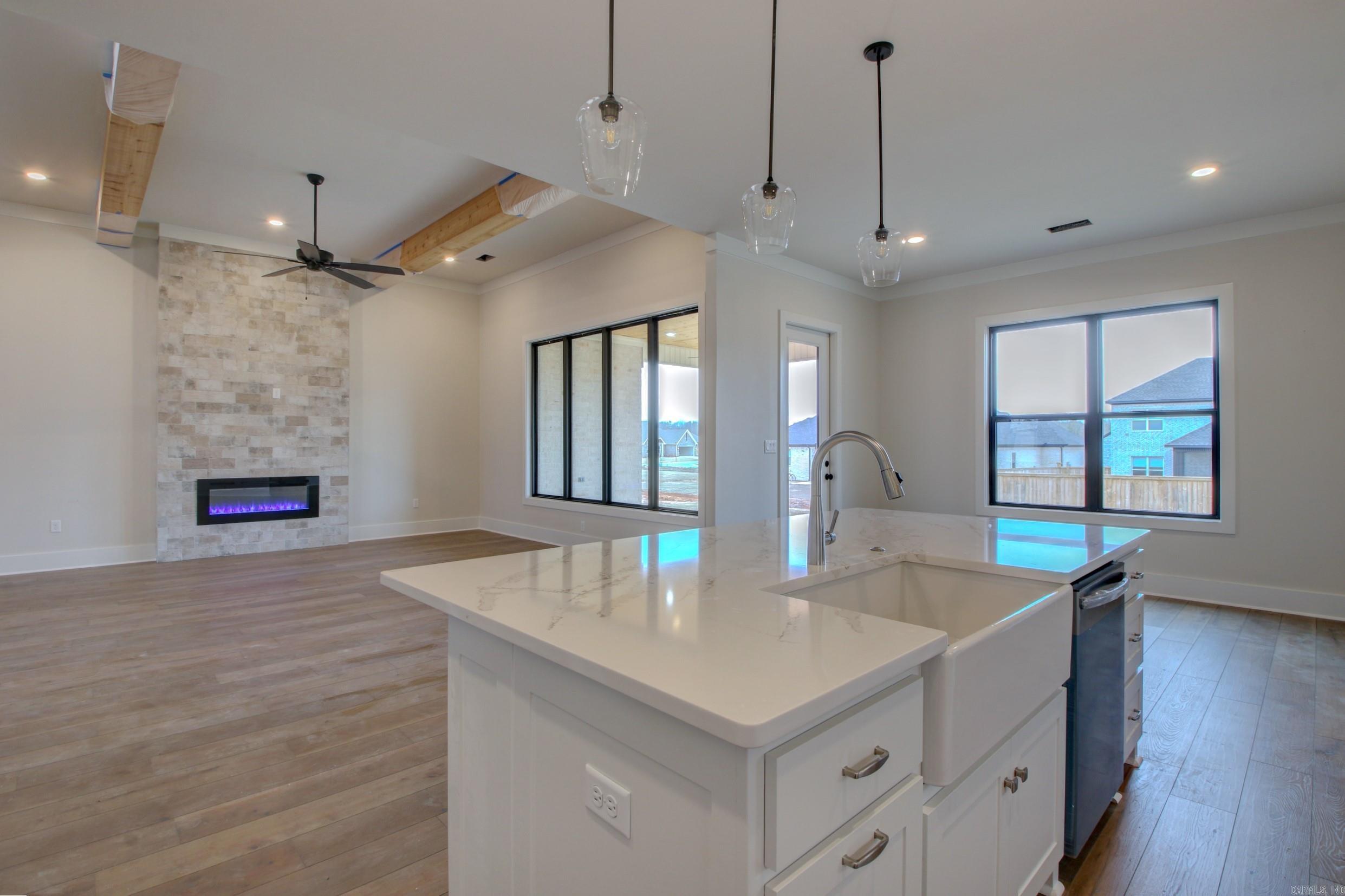 COUNTRY CLUB OF ARK THE - Residential