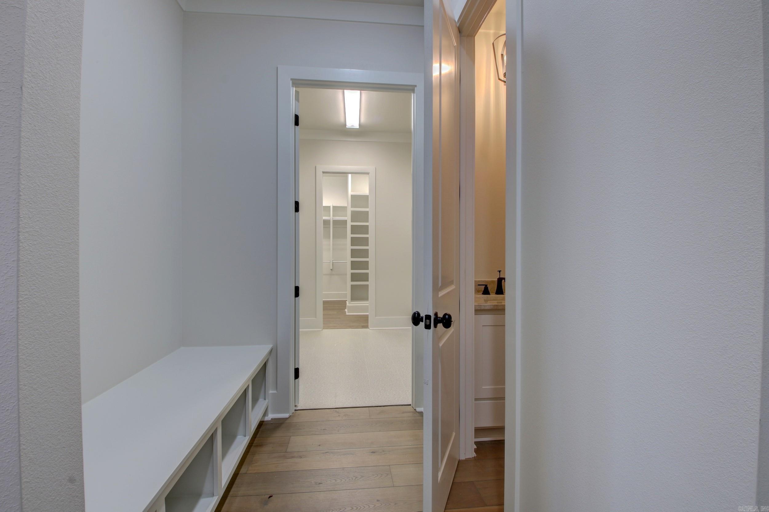 COUNTRY CLUB OF ARK THE - Residential