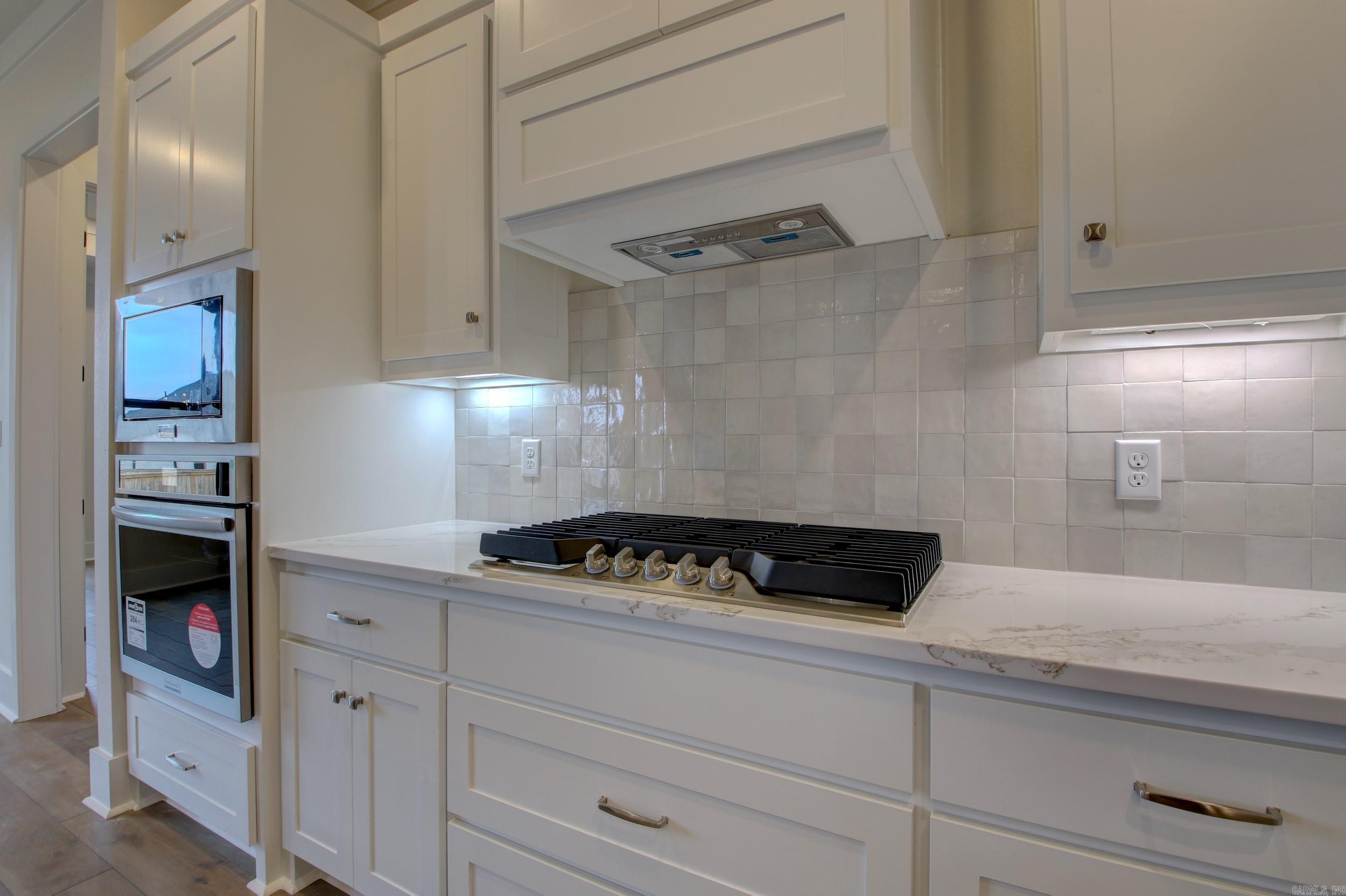 COUNTRY CLUB OF ARK THE - Residential