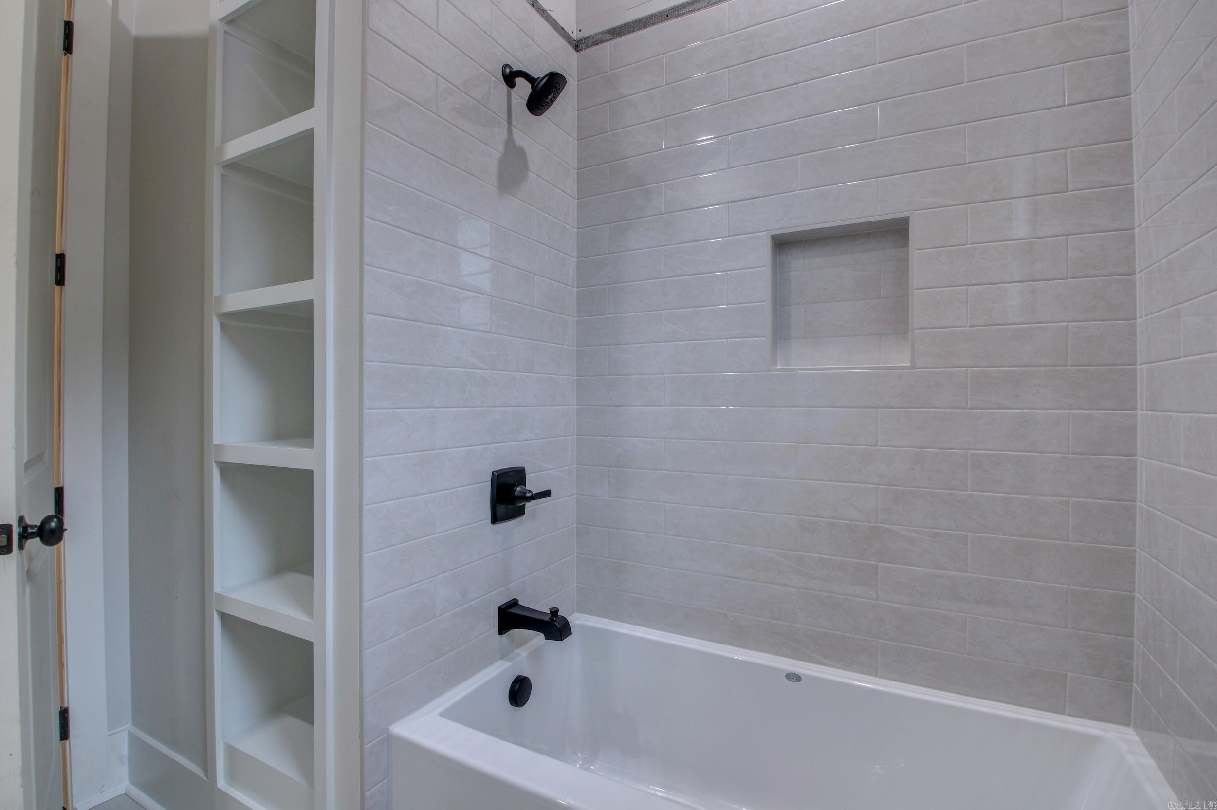 COUNTRY CLUB OF ARK THE - Residential