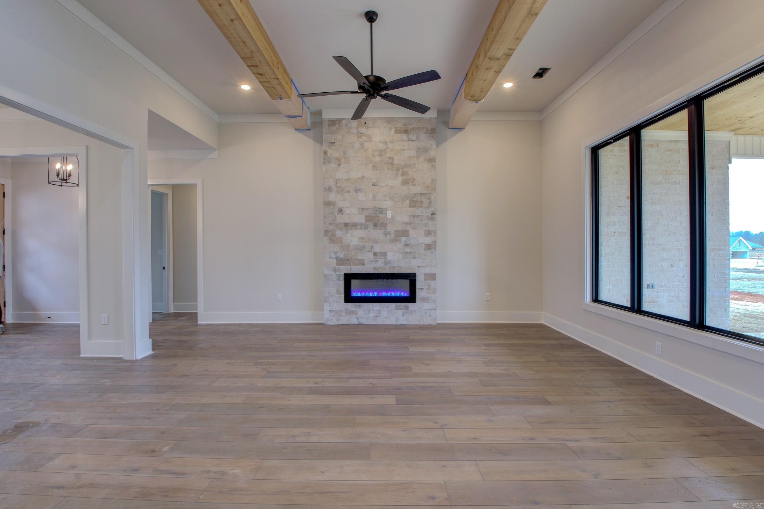 COUNTRY CLUB OF ARK THE - Residential