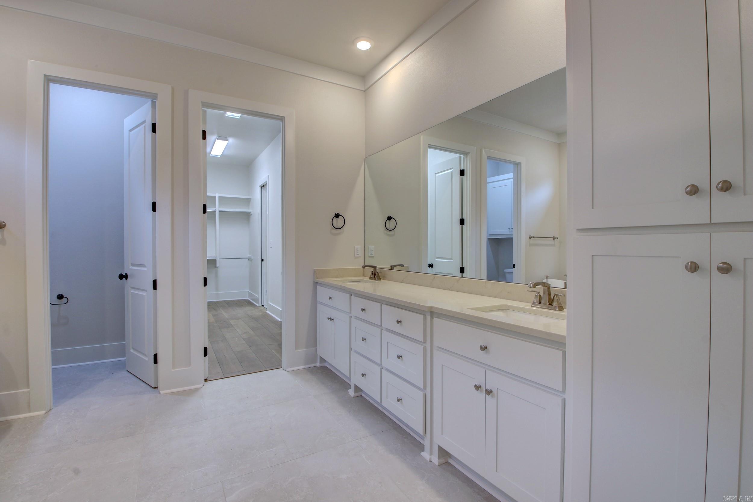 COUNTRY CLUB OF ARK THE - Residential