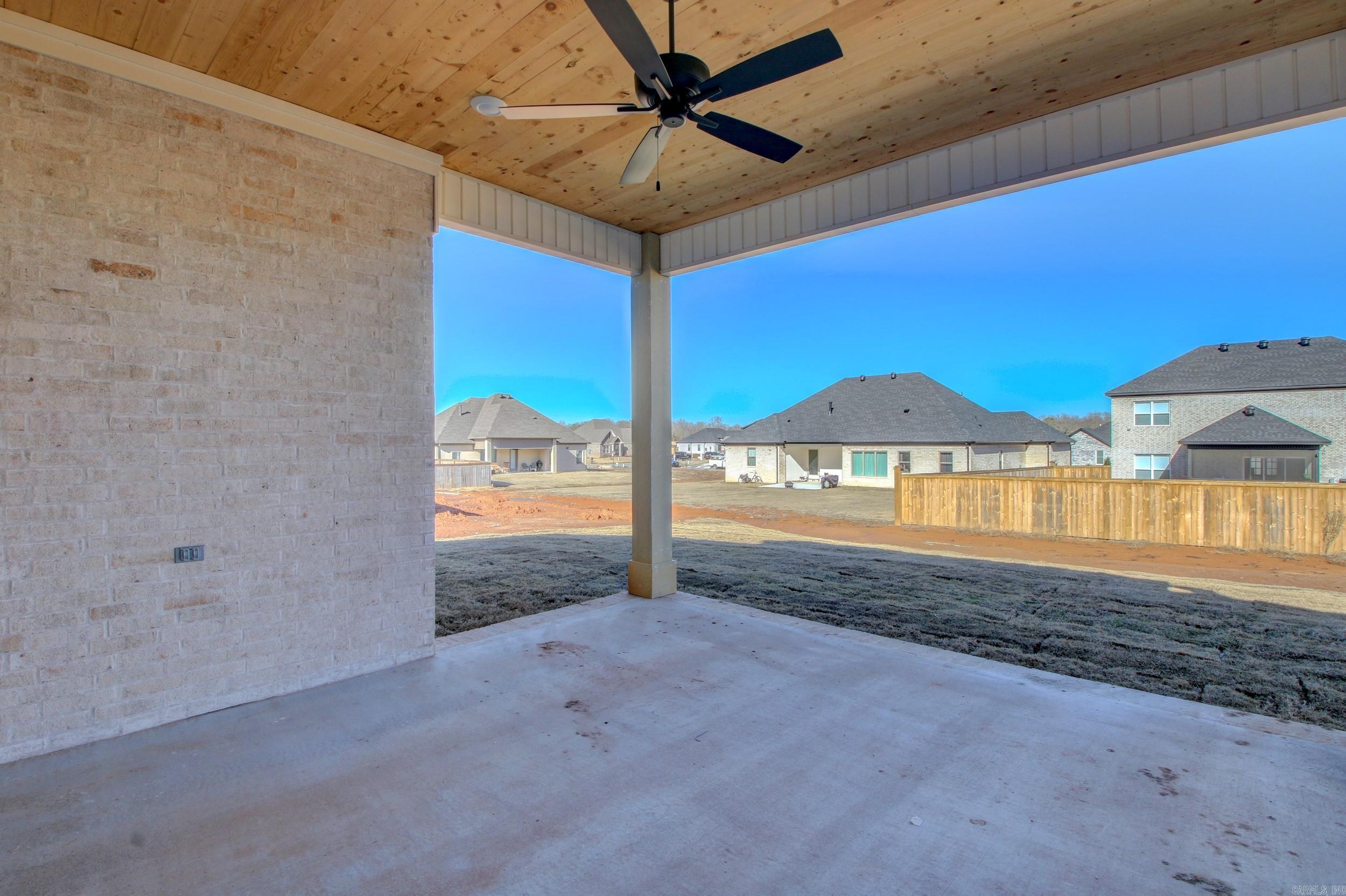 COUNTRY CLUB OF ARK THE - Residential