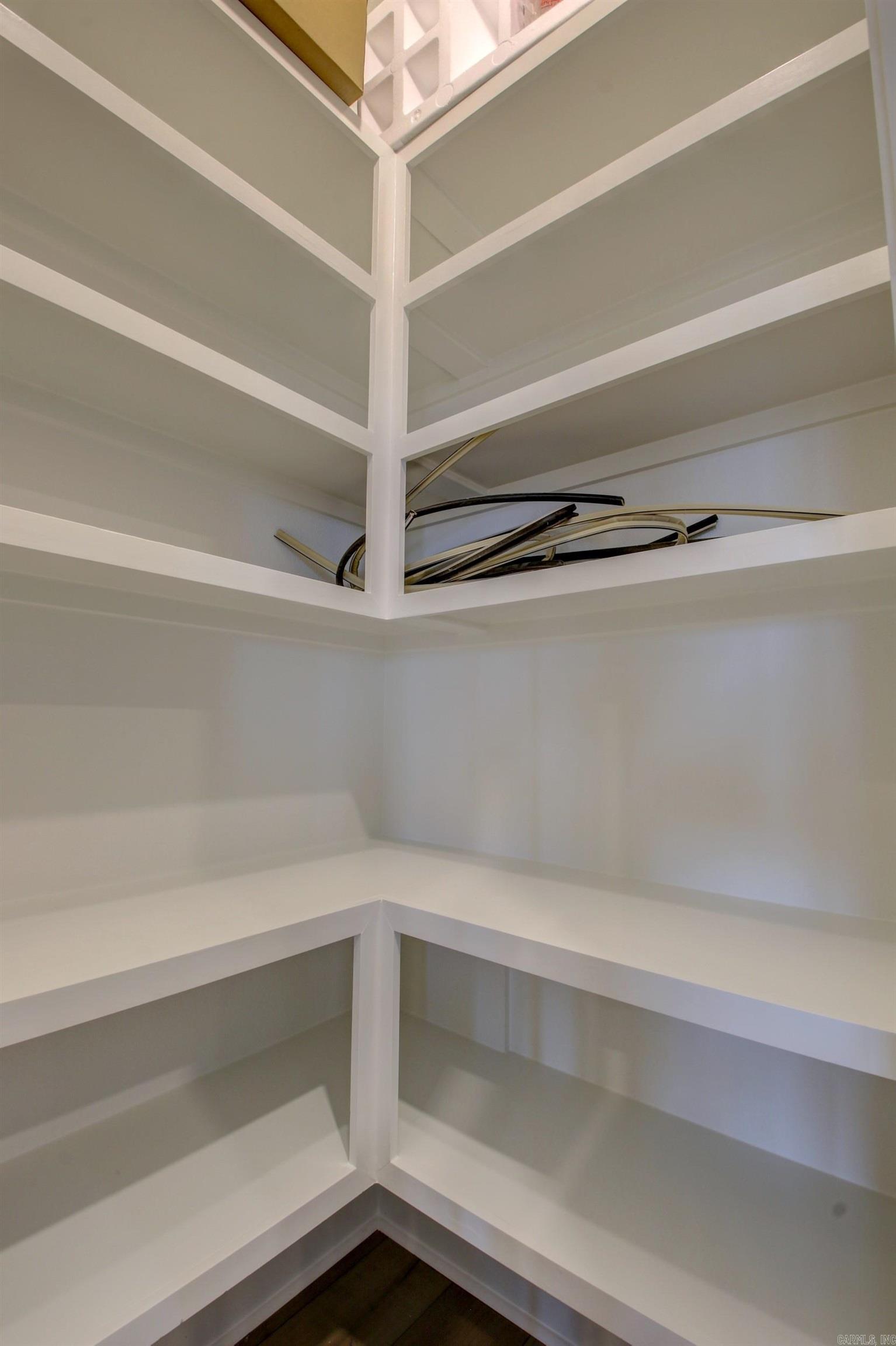 COUNTRY CLUB OF ARK THE - Residential