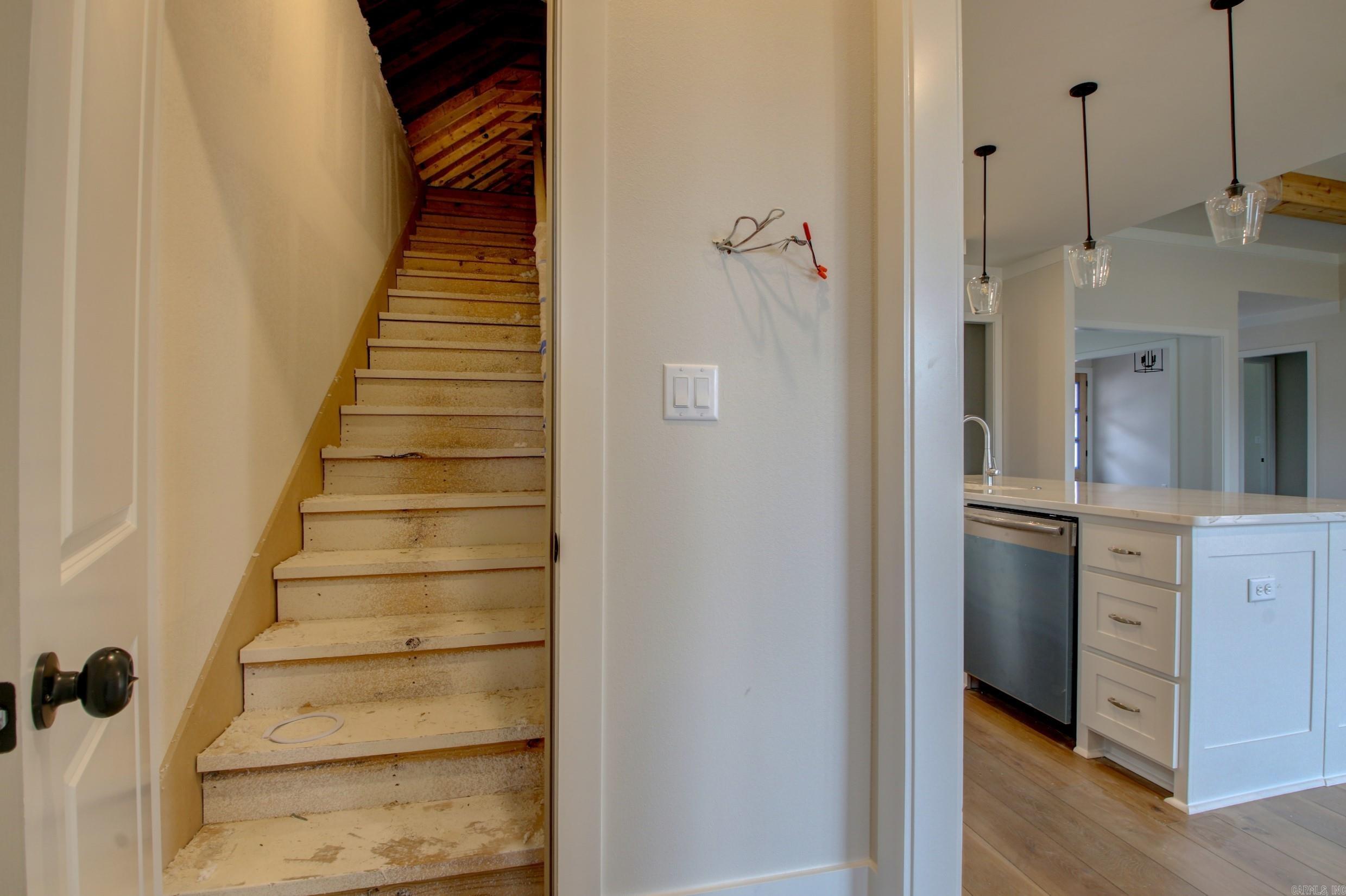 COUNTRY CLUB OF ARK THE - Residential