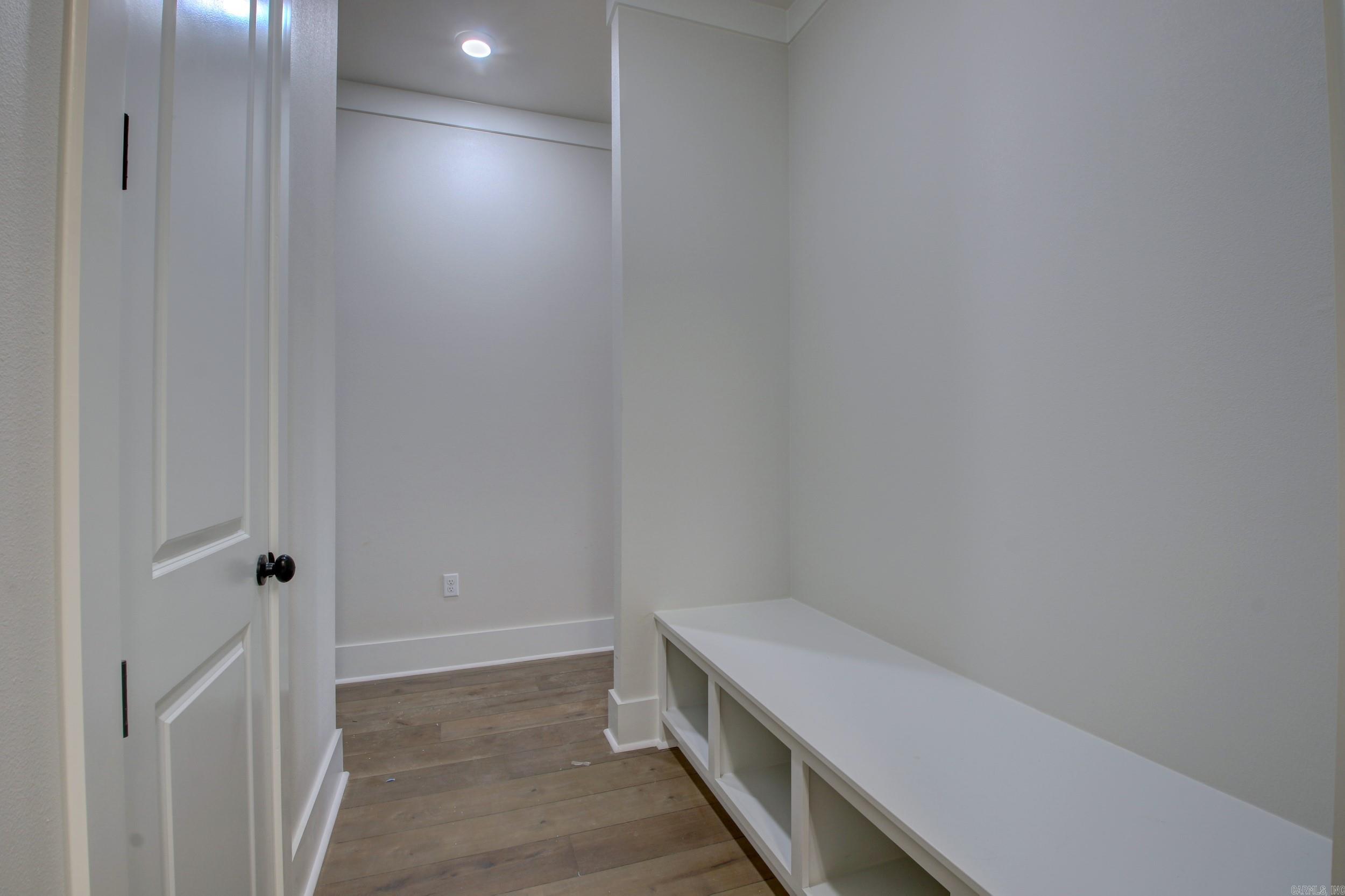 COUNTRY CLUB OF ARK THE - Residential