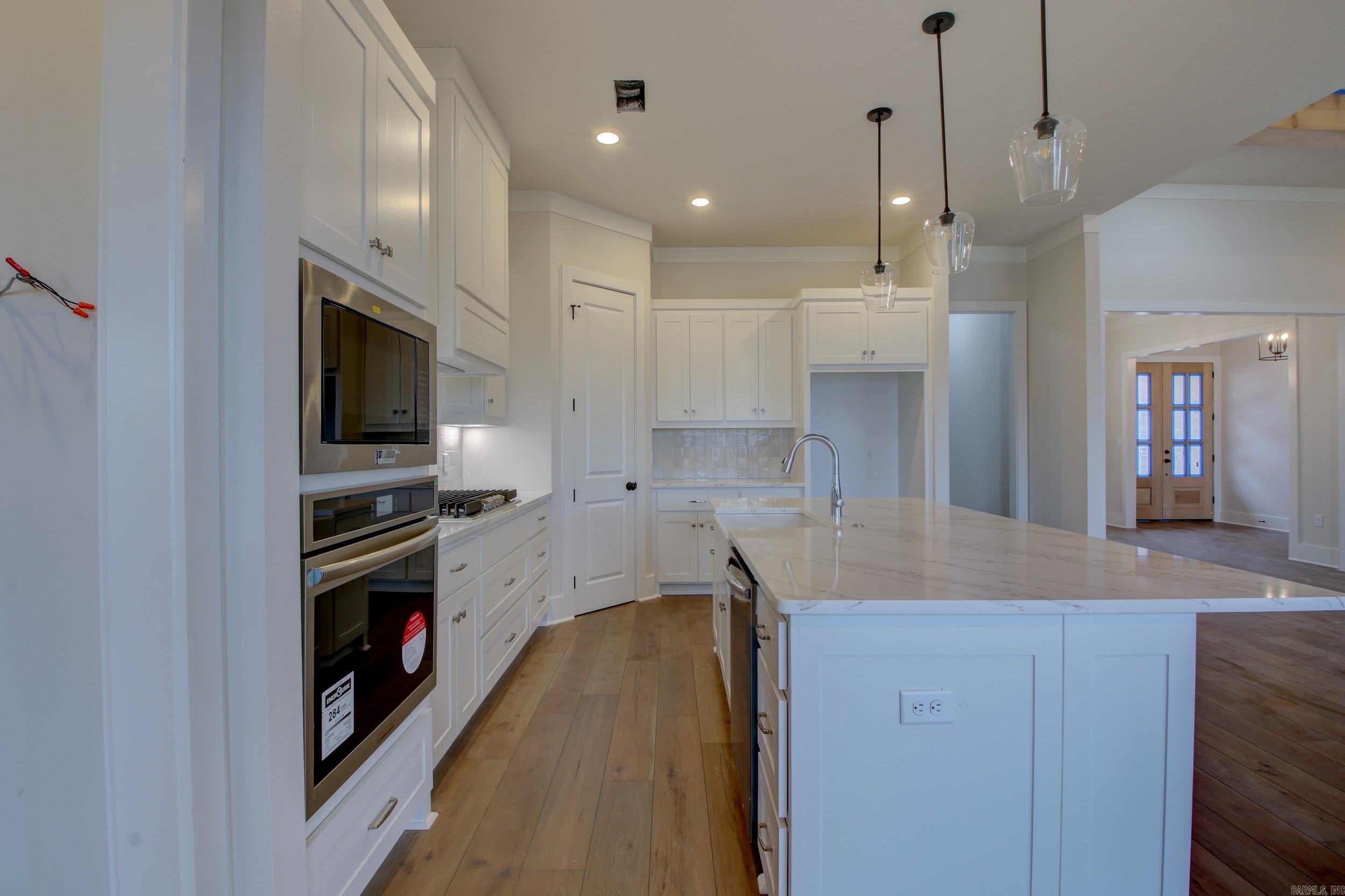 COUNTRY CLUB OF ARK THE - Residential