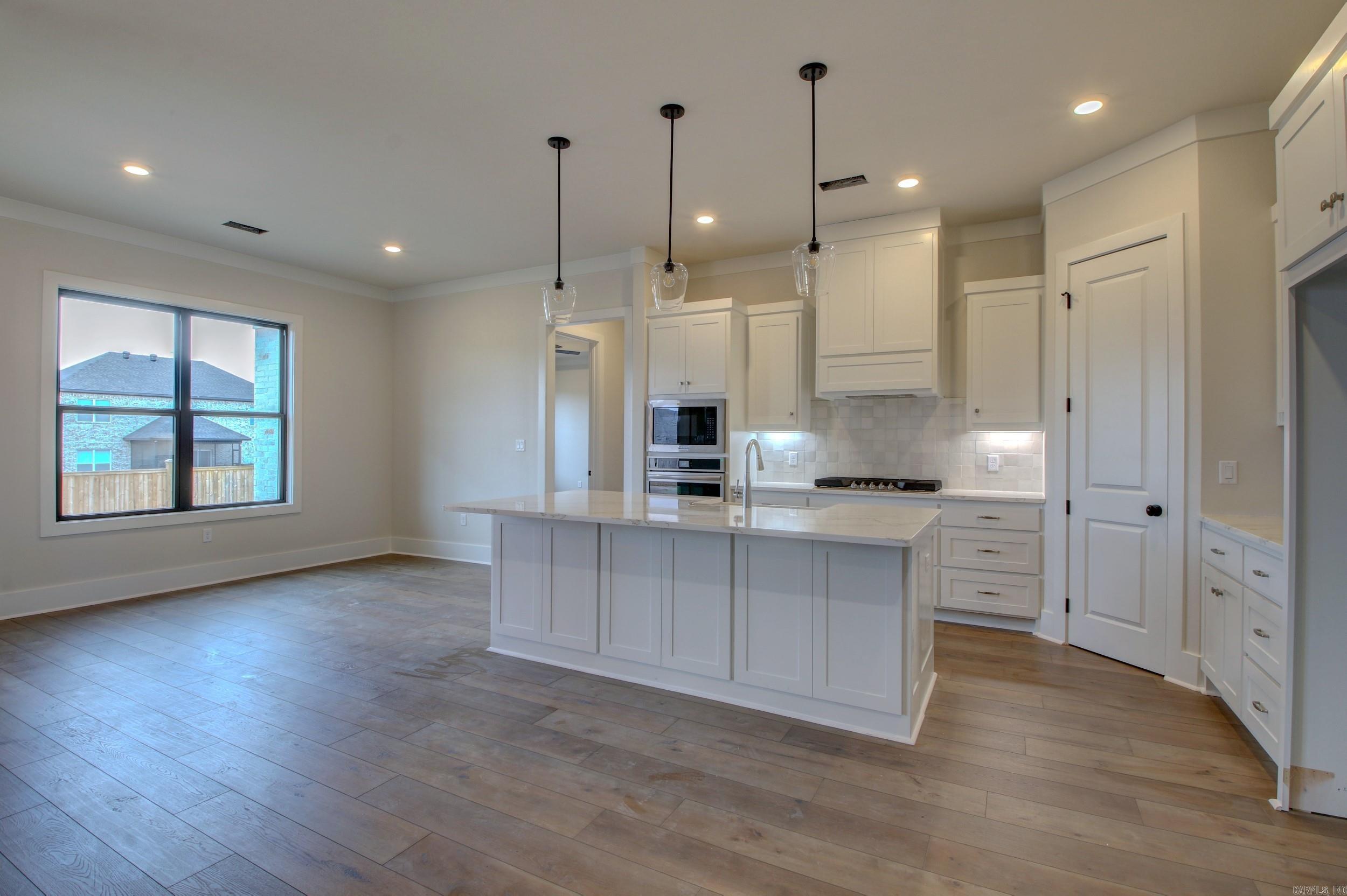 COUNTRY CLUB OF ARK THE - Residential