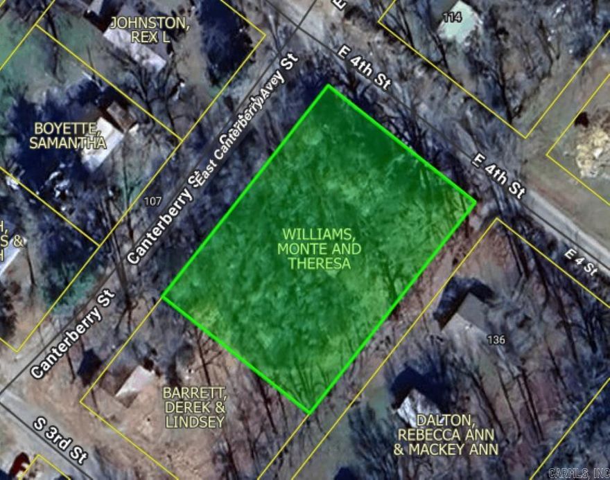 Four building lots in the town of Vandervoort