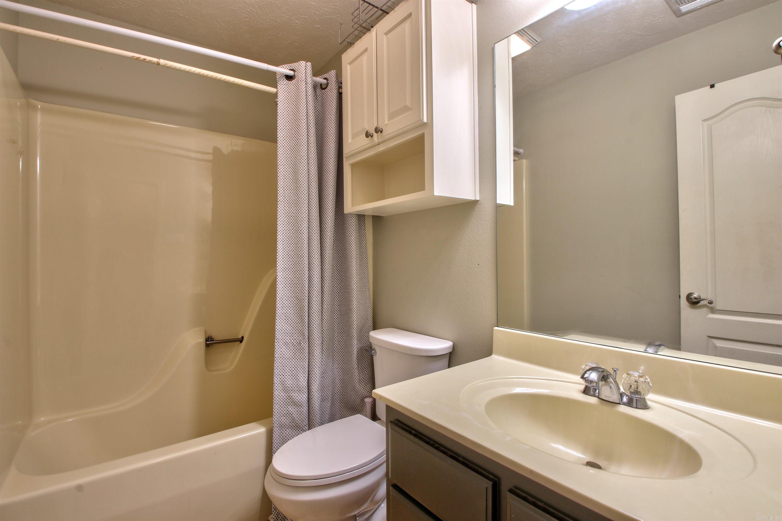 VINEYARD SUB PH I - Residential