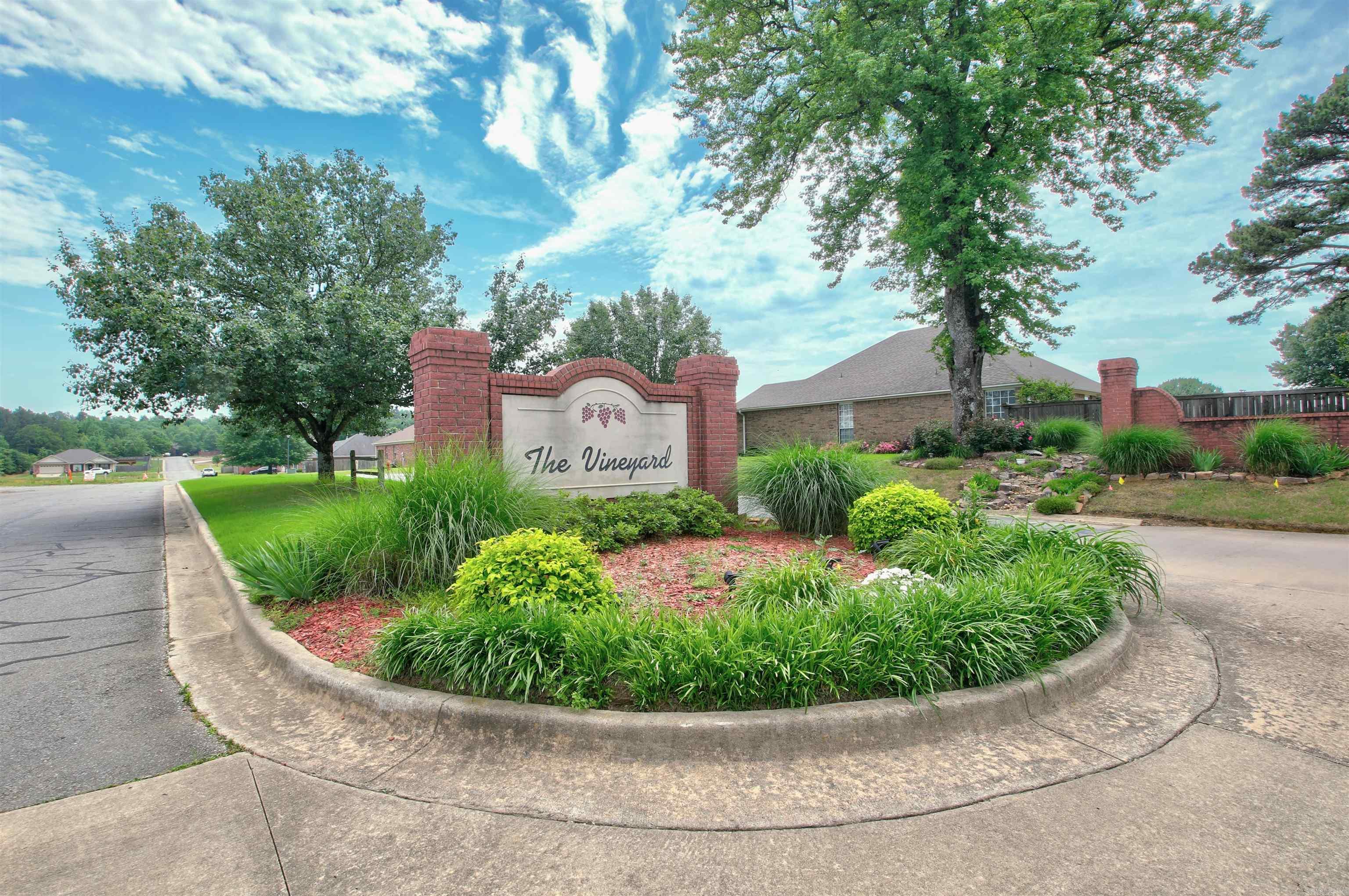 VINEYARD SUB PH I - Residential