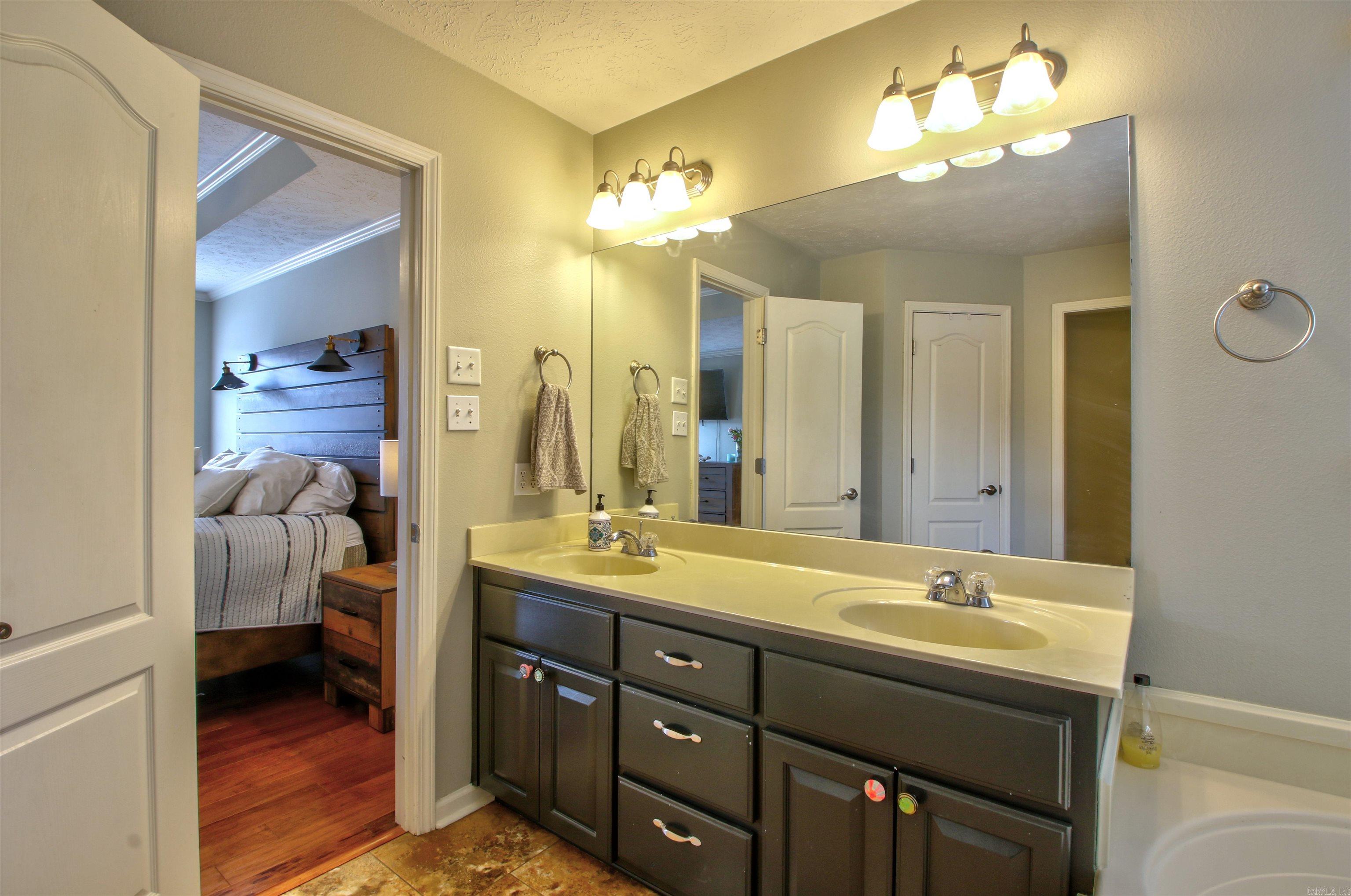 VINEYARD SUB PH I - Residential