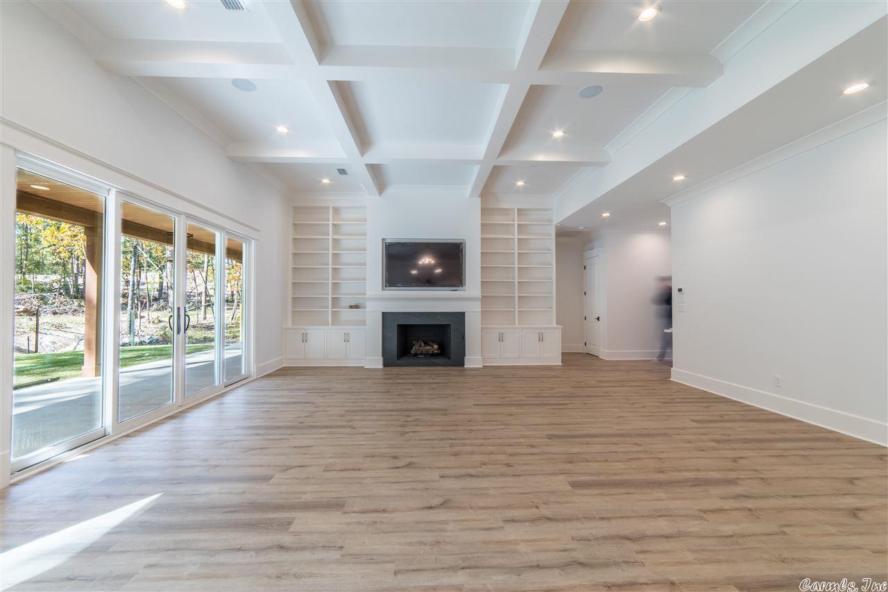 CHENAL VALLEY "ENSBURY PLACE" - Residential