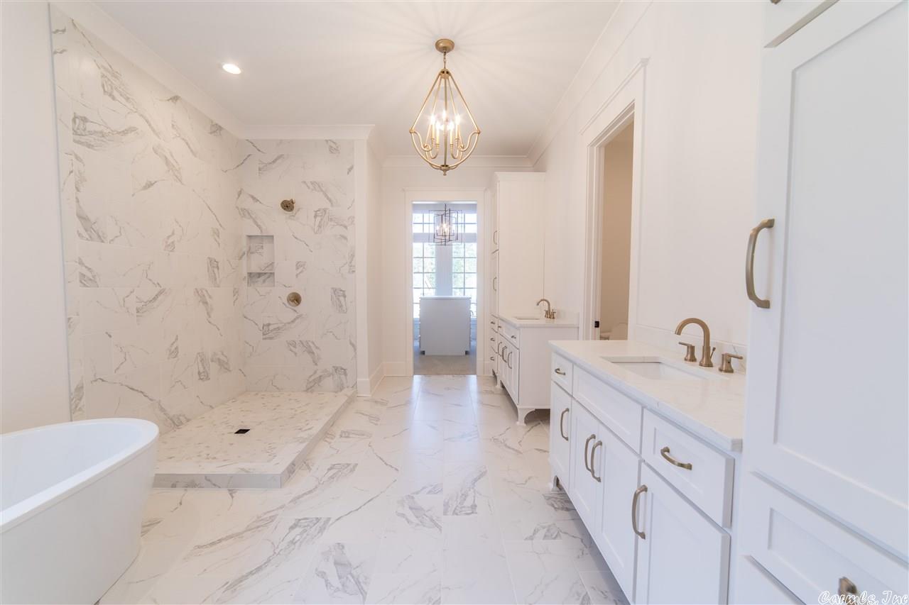 CHENAL VALLEY "ENSBURY PLACE" - Residential