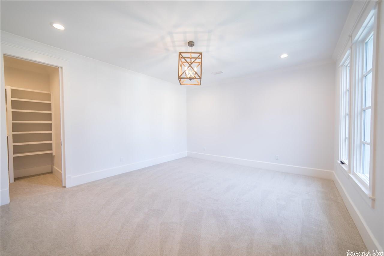 CHENAL VALLEY "ENSBURY PLACE" - Residential