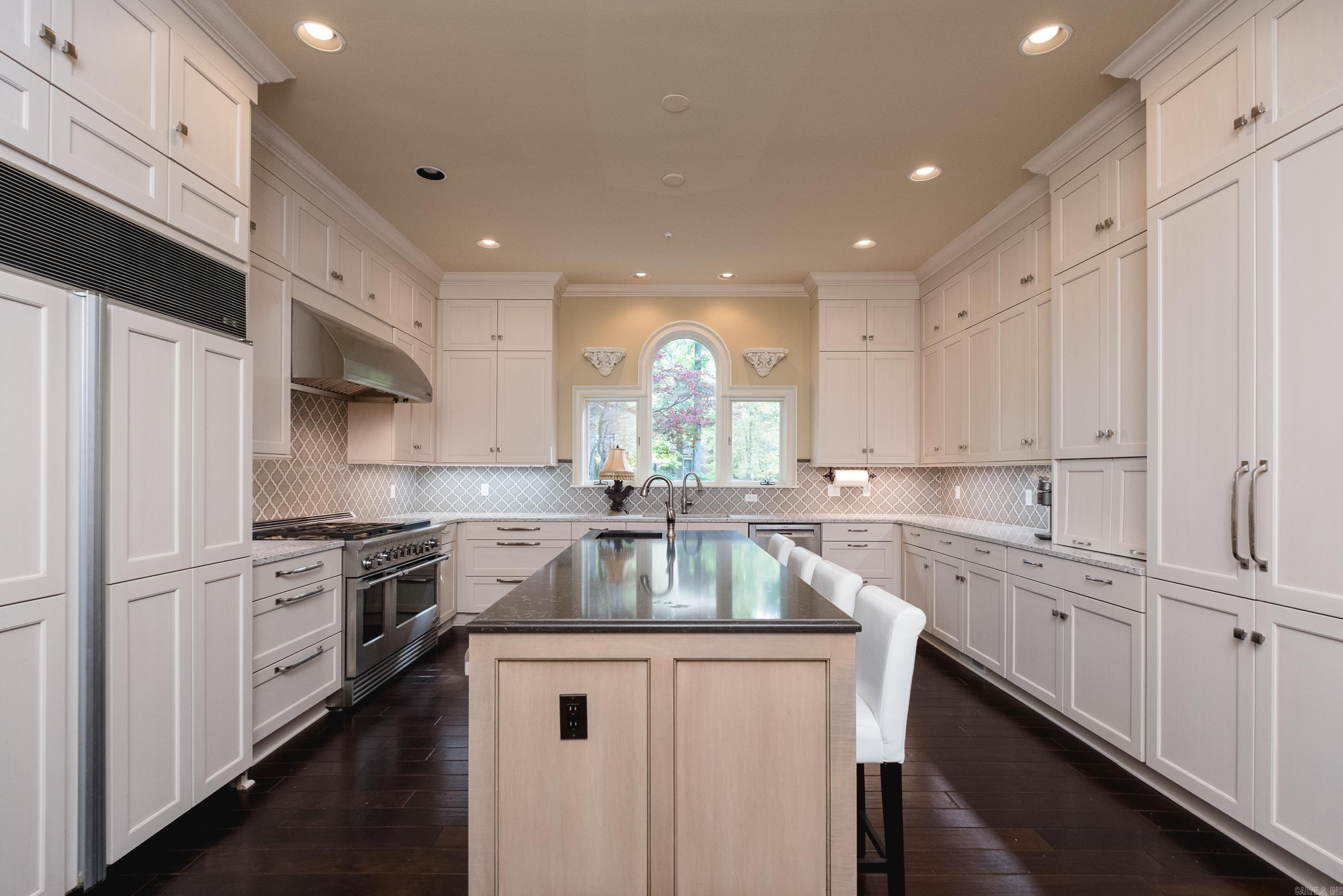 CHENAL VALLEY CHENAL CIRCLE - Residential