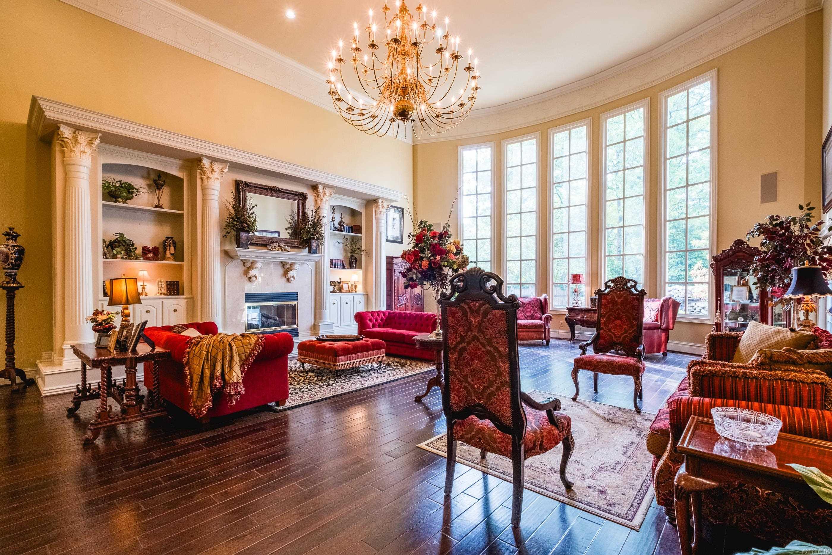 CHENAL VALLEY CHENAL CIRCLE - Residential