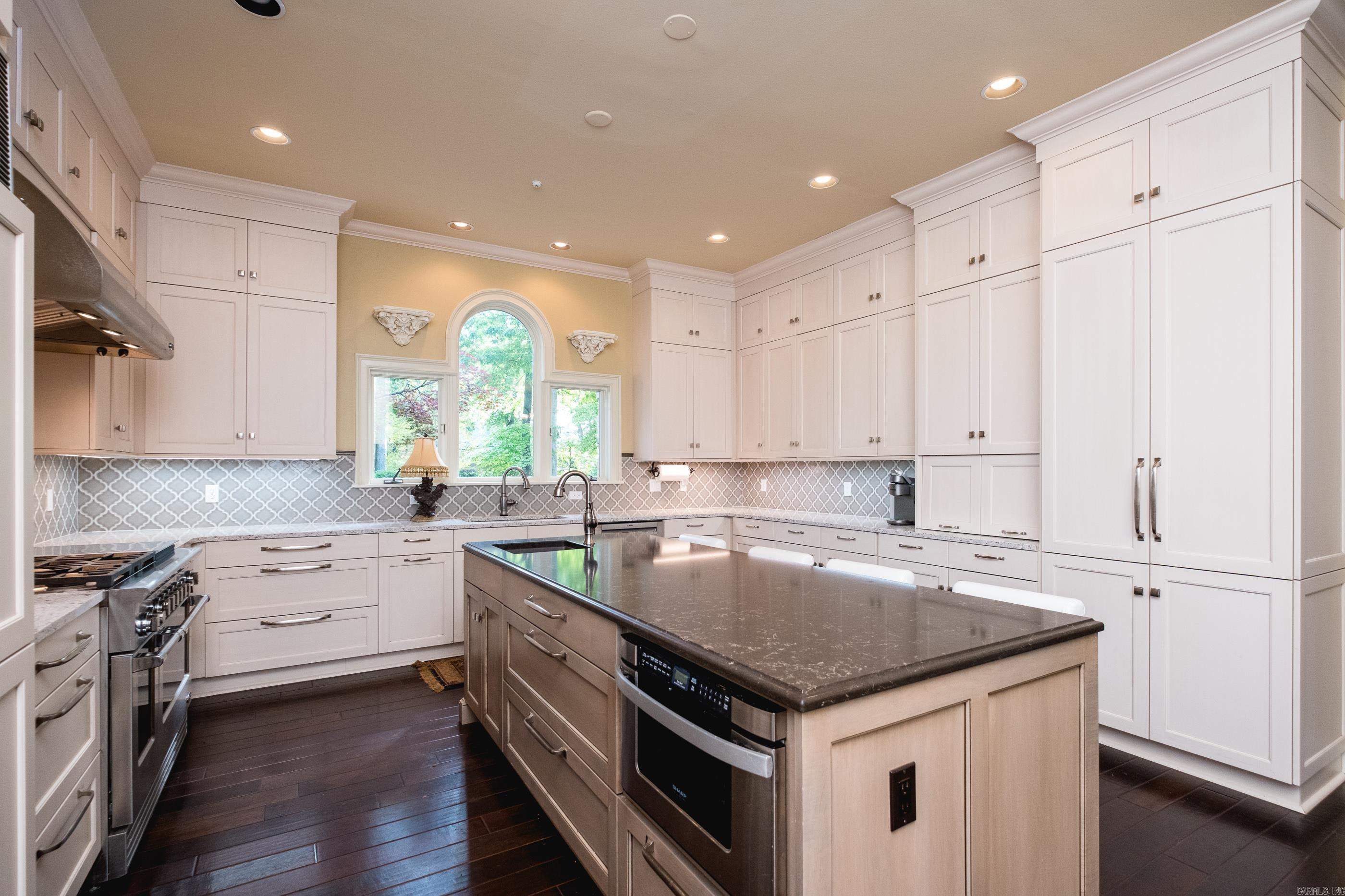 CHENAL VALLEY CHENAL CIRCLE - Residential