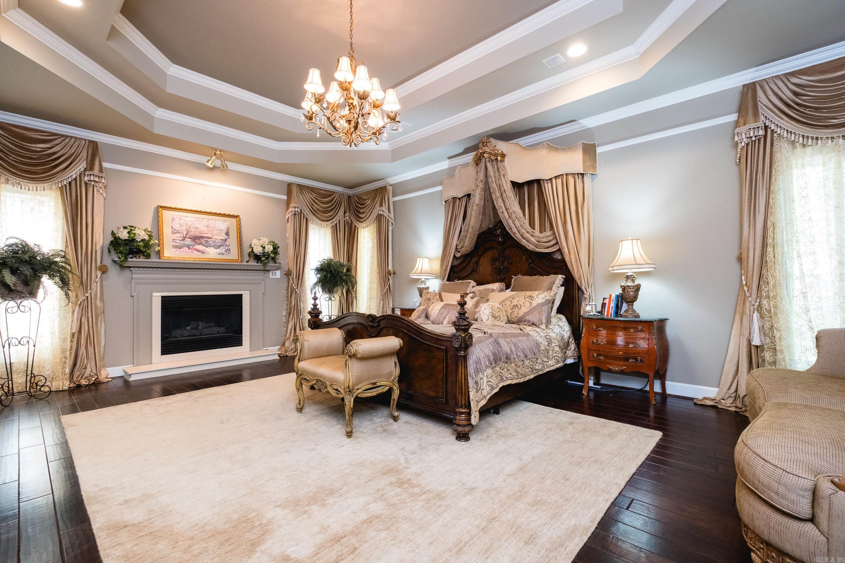 CHENAL VALLEY CHENAL CIRCLE - Residential