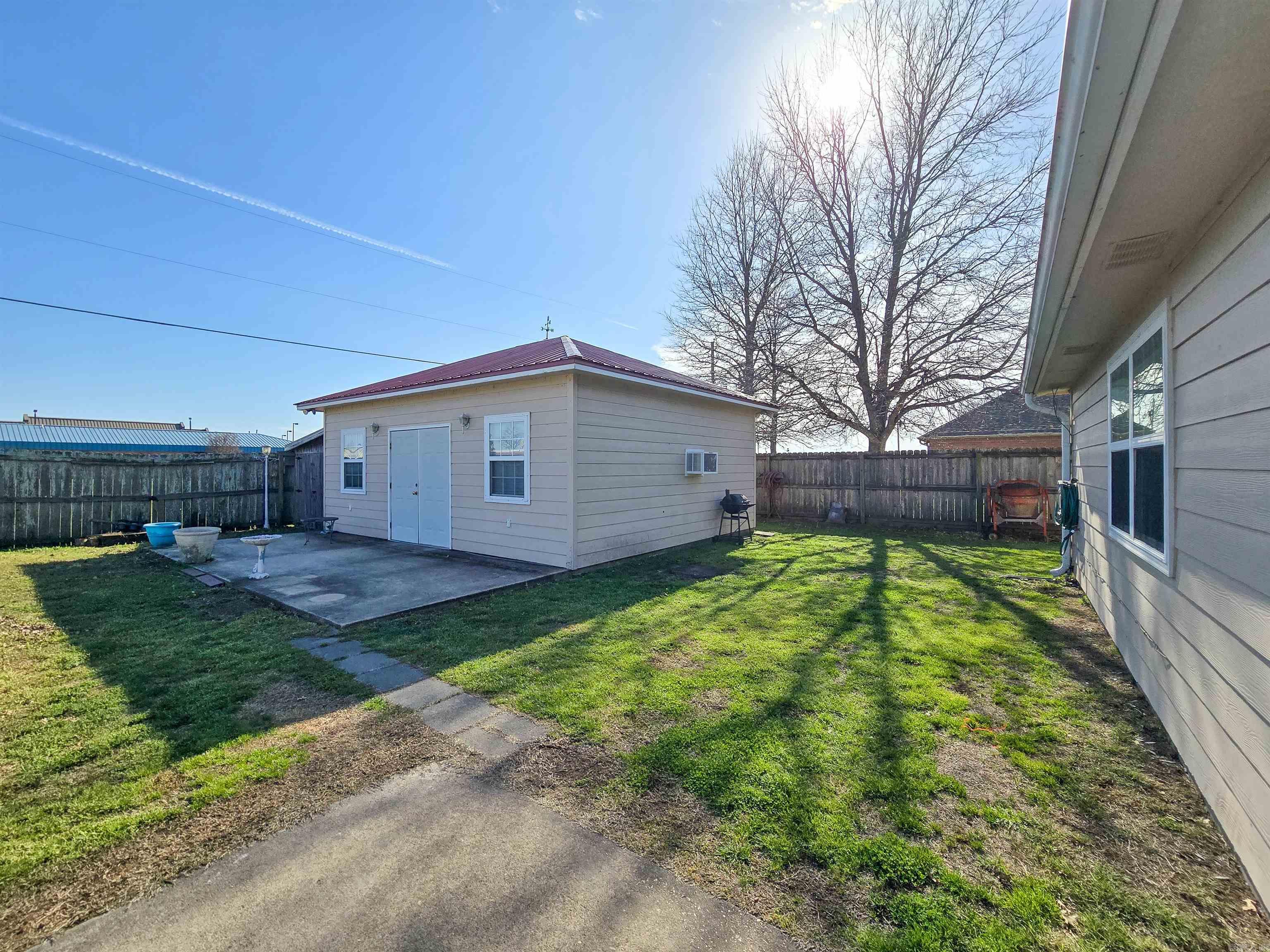 CHAPMAN & DEWEY RIVERSIDE - Residential