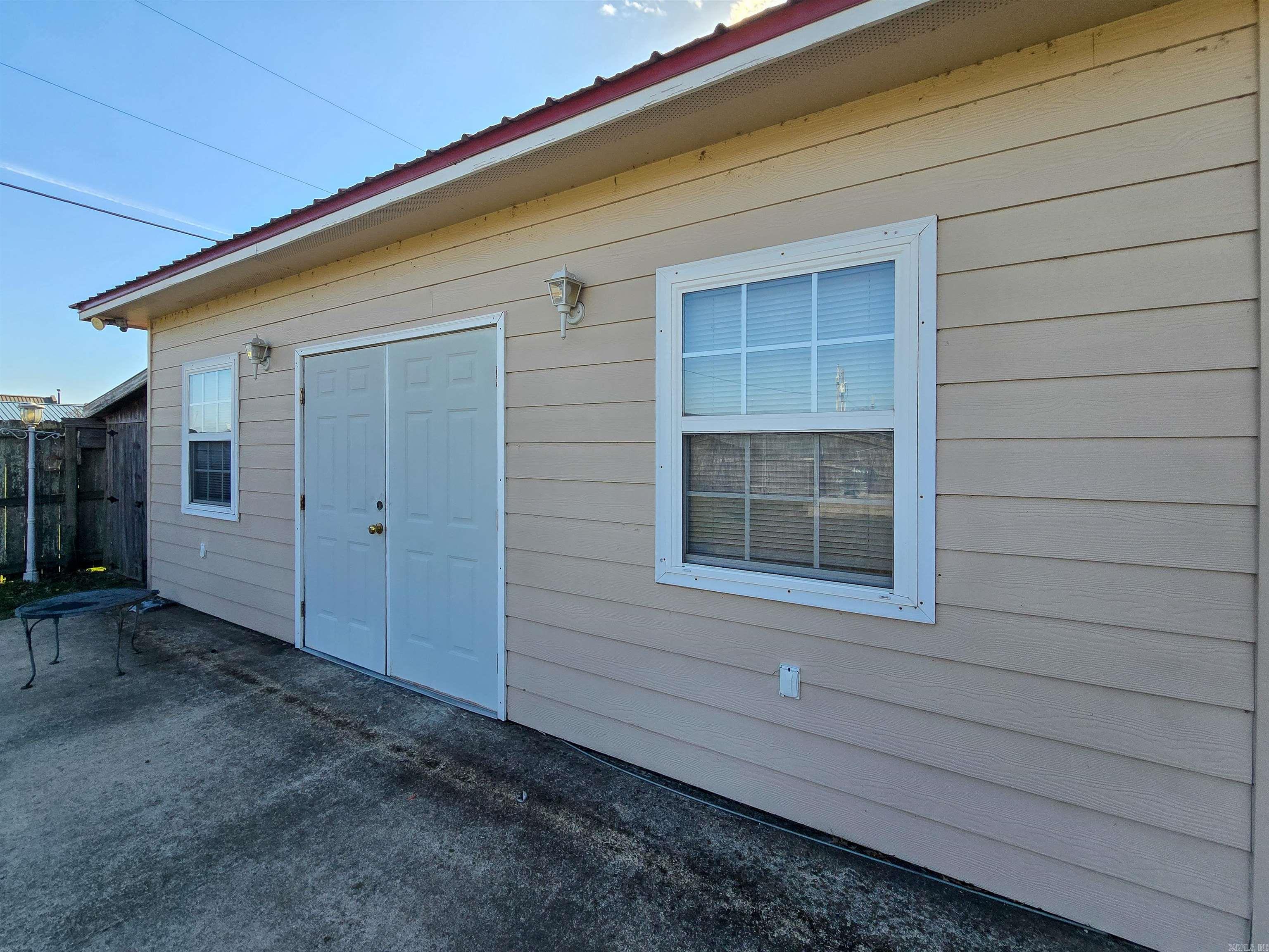 CHAPMAN & DEWEY RIVERSIDE - Residential