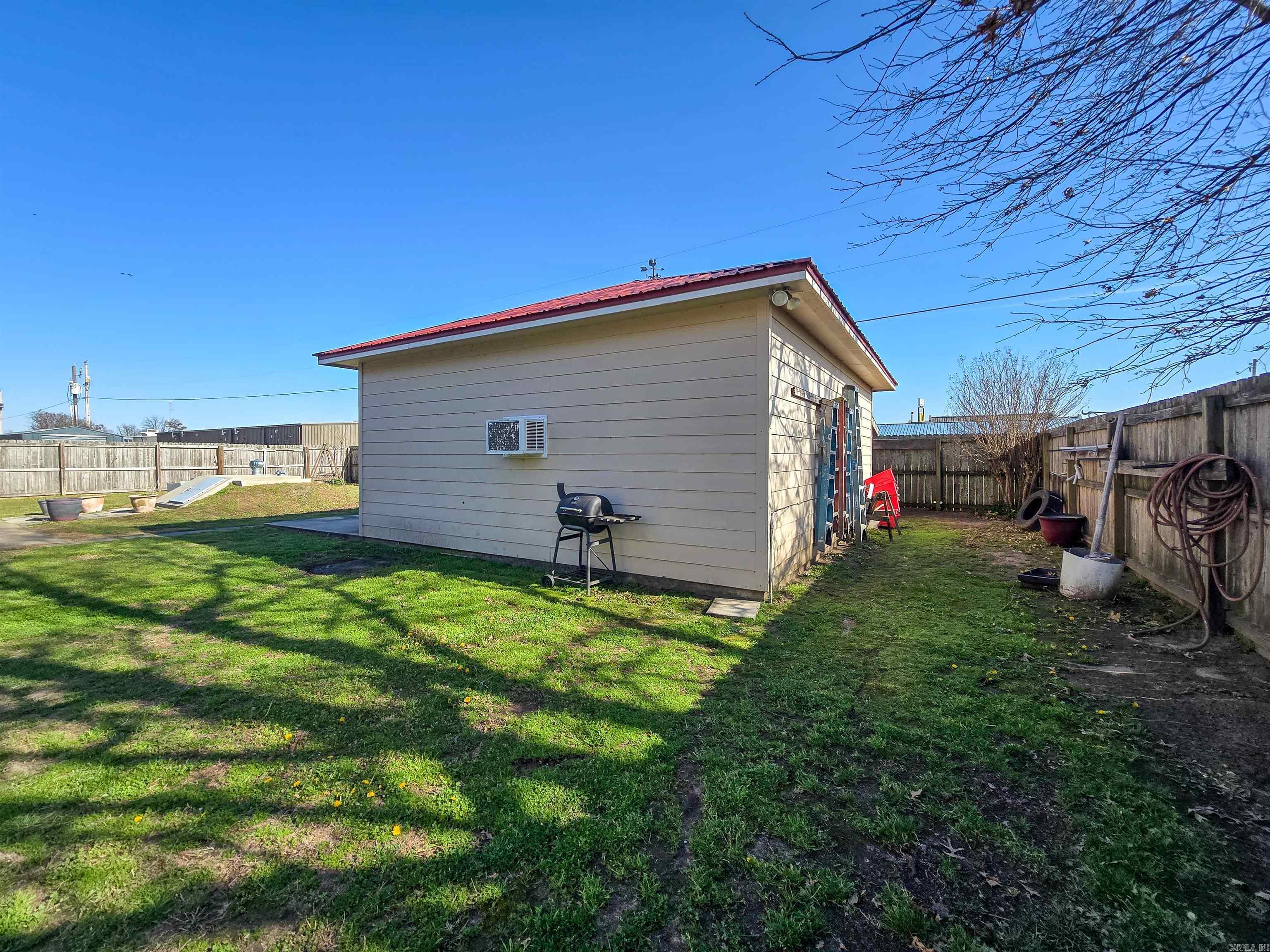 CHAPMAN & DEWEY RIVERSIDE - Residential