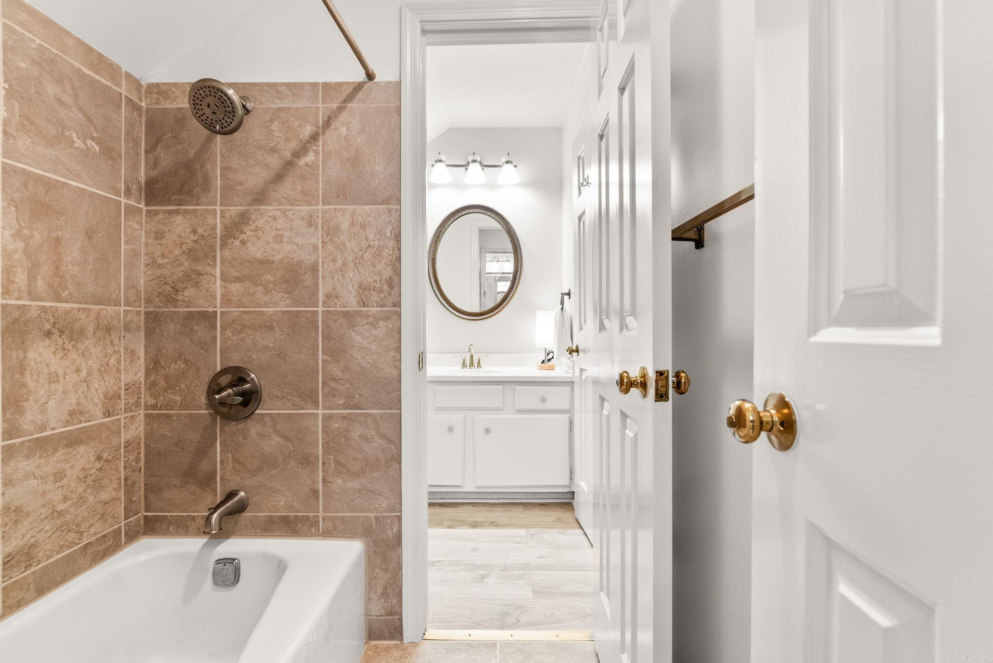 LONGLEA - Residential