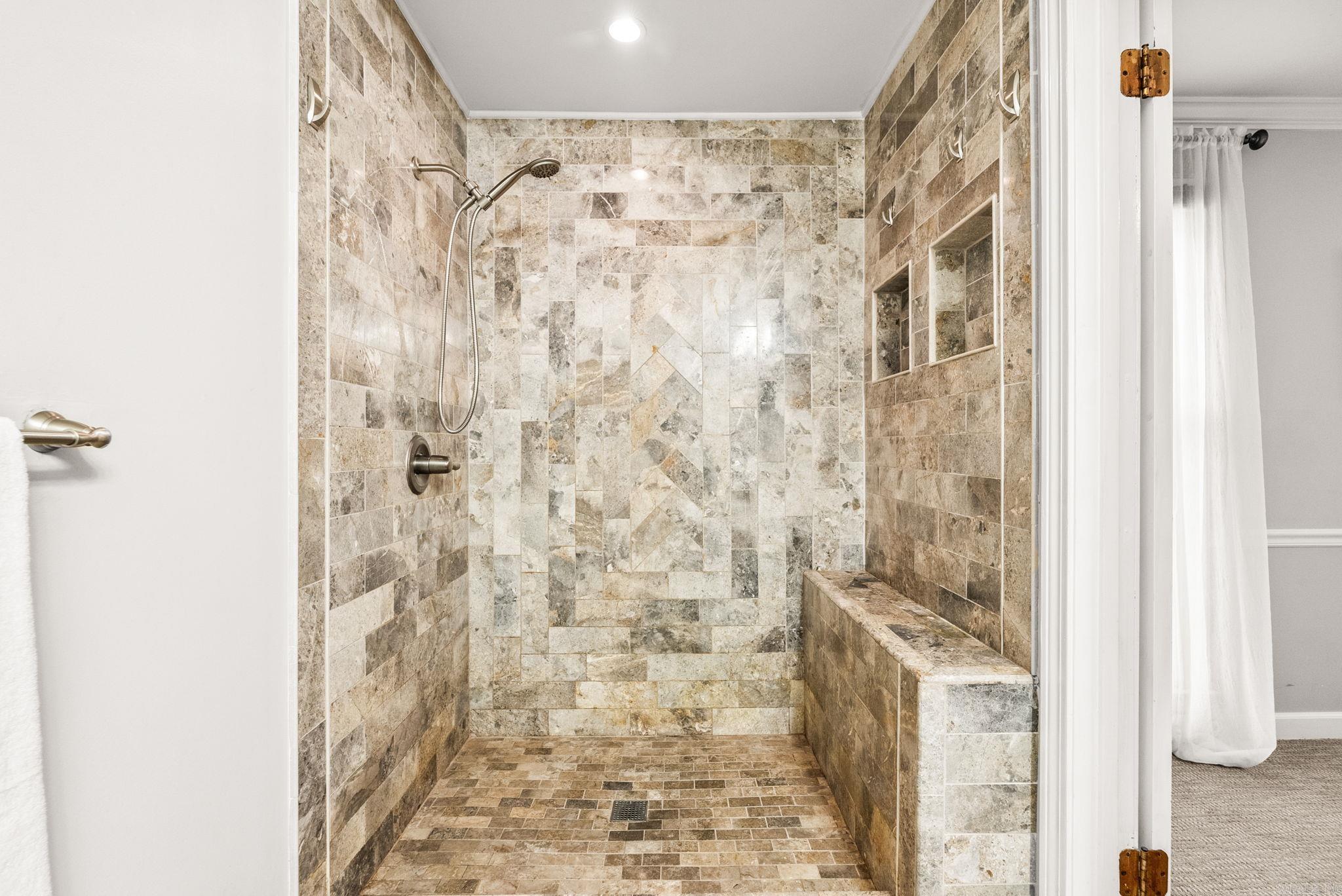 LONGLEA - Residential