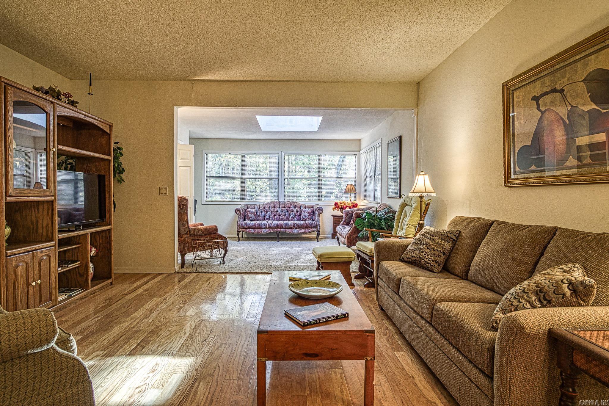 VALENCIA COURTS - Residential