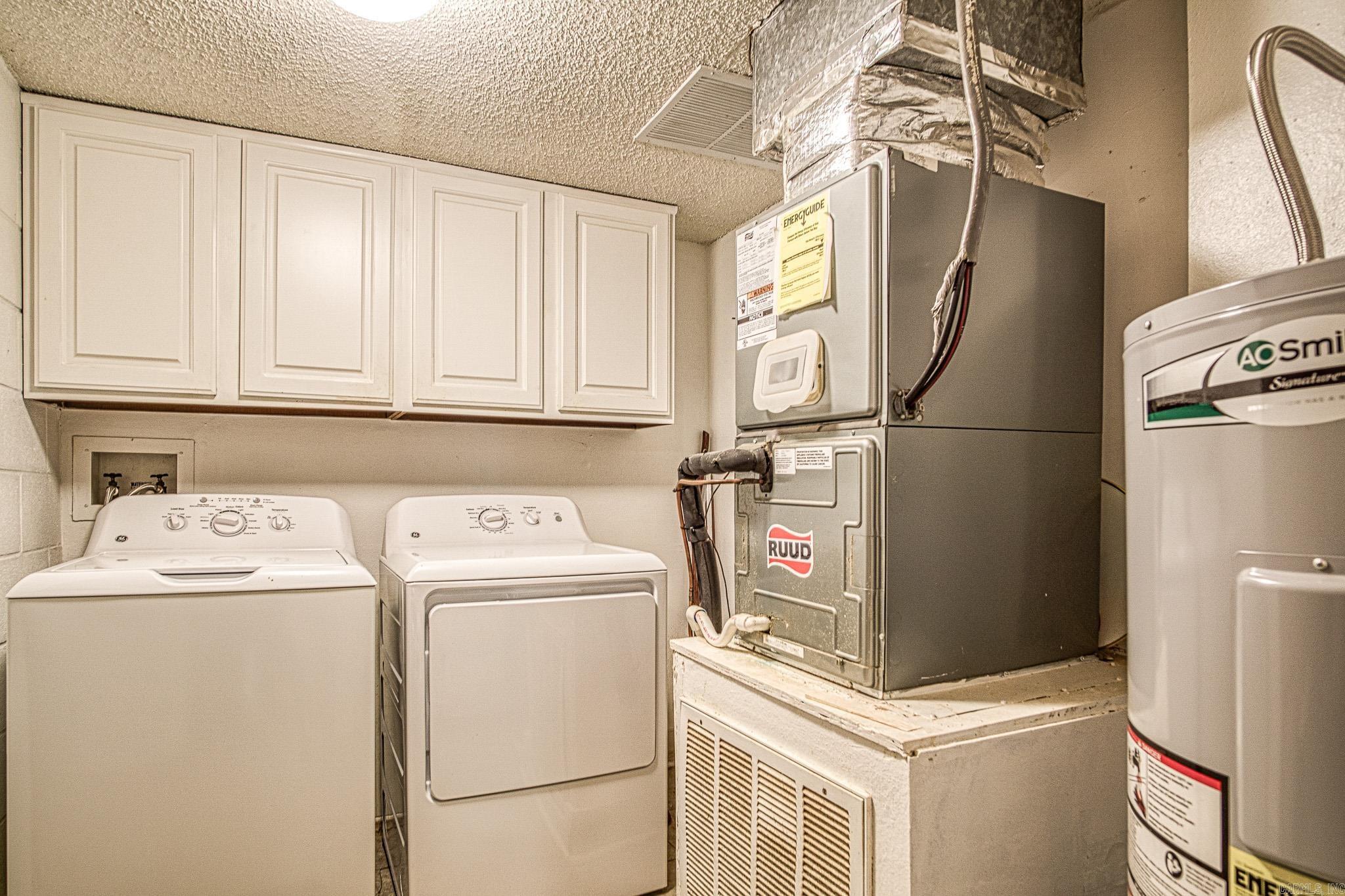 VALENCIA COURTS - Residential