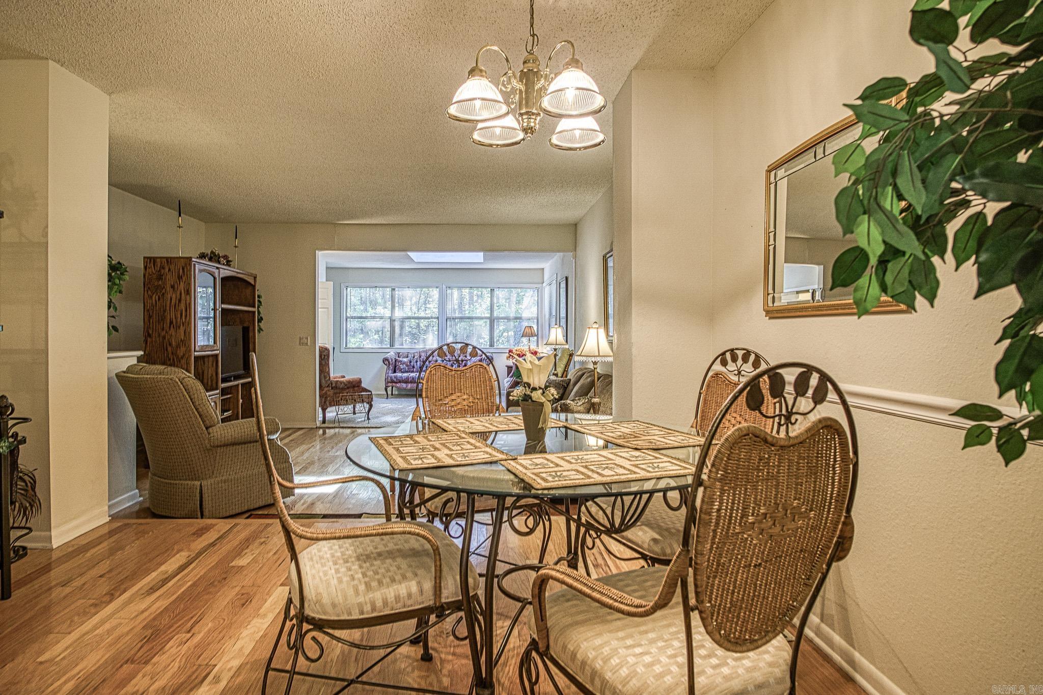 VALENCIA COURTS - Residential