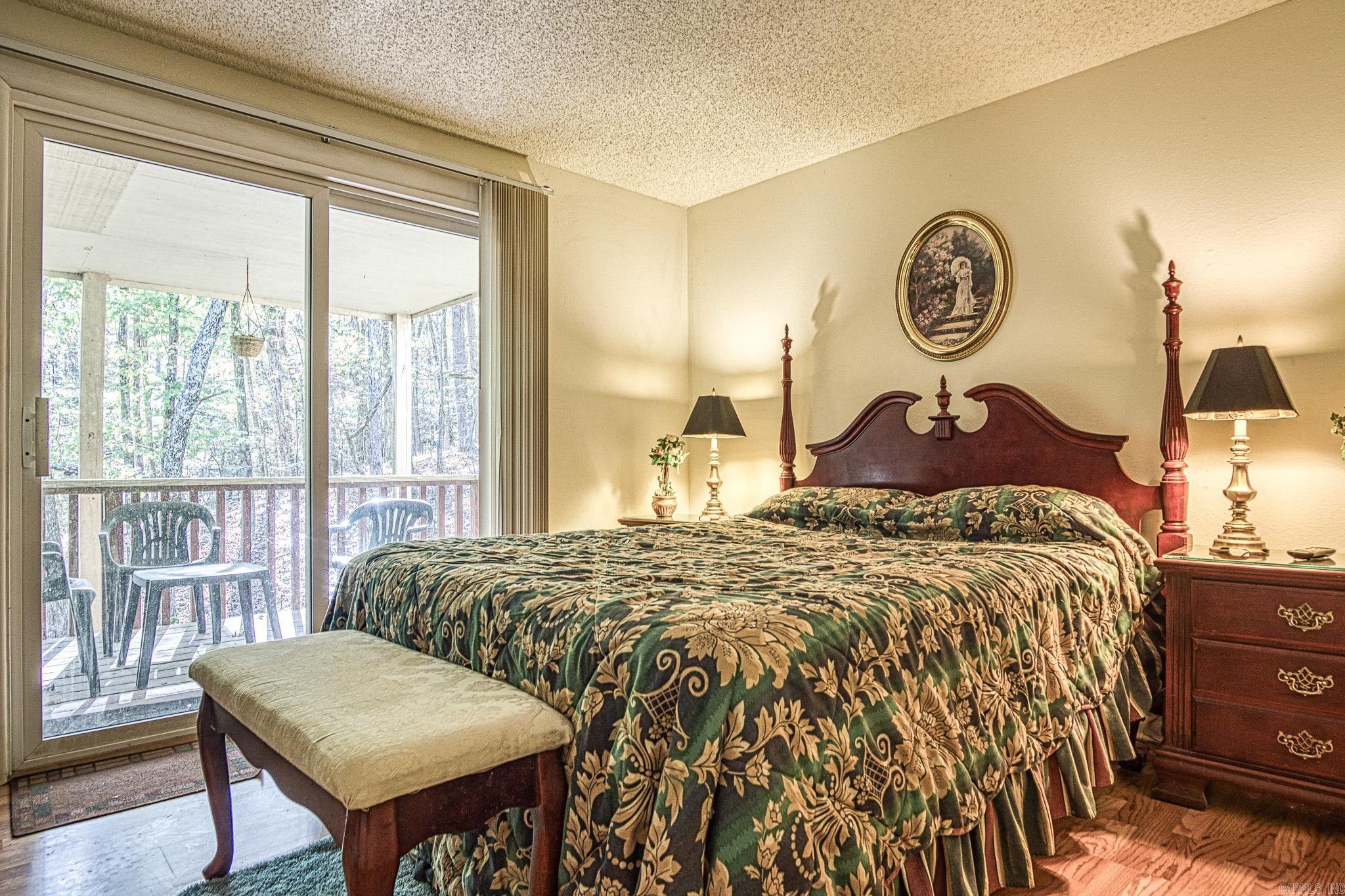 VALENCIA COURTS - Residential