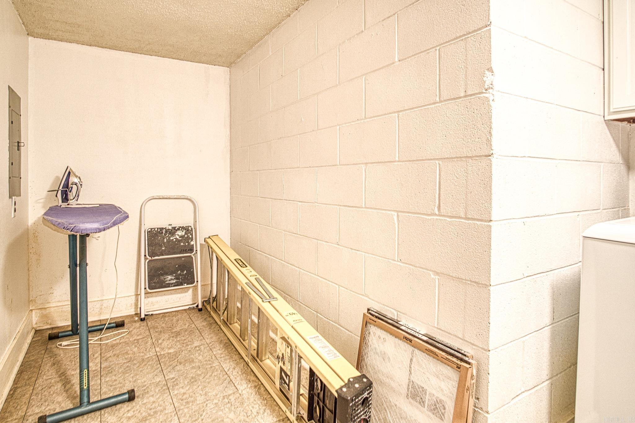 VALENCIA COURTS - Residential