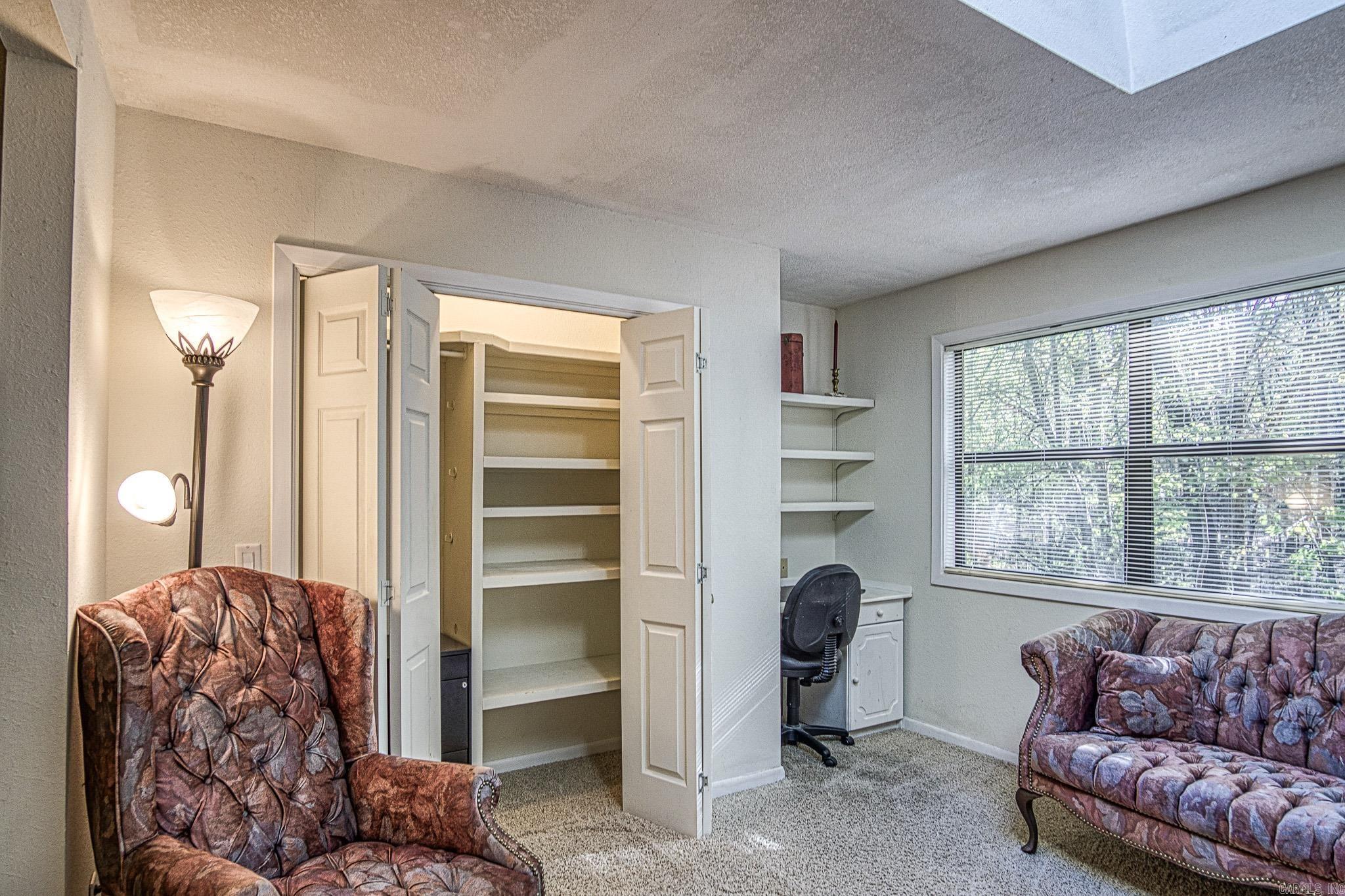 VALENCIA COURTS - Residential