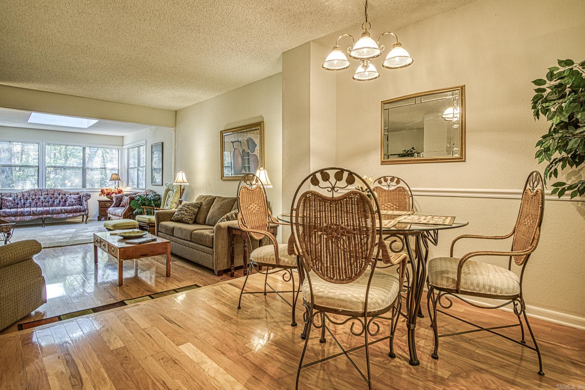 VALENCIA COURTS - Residential